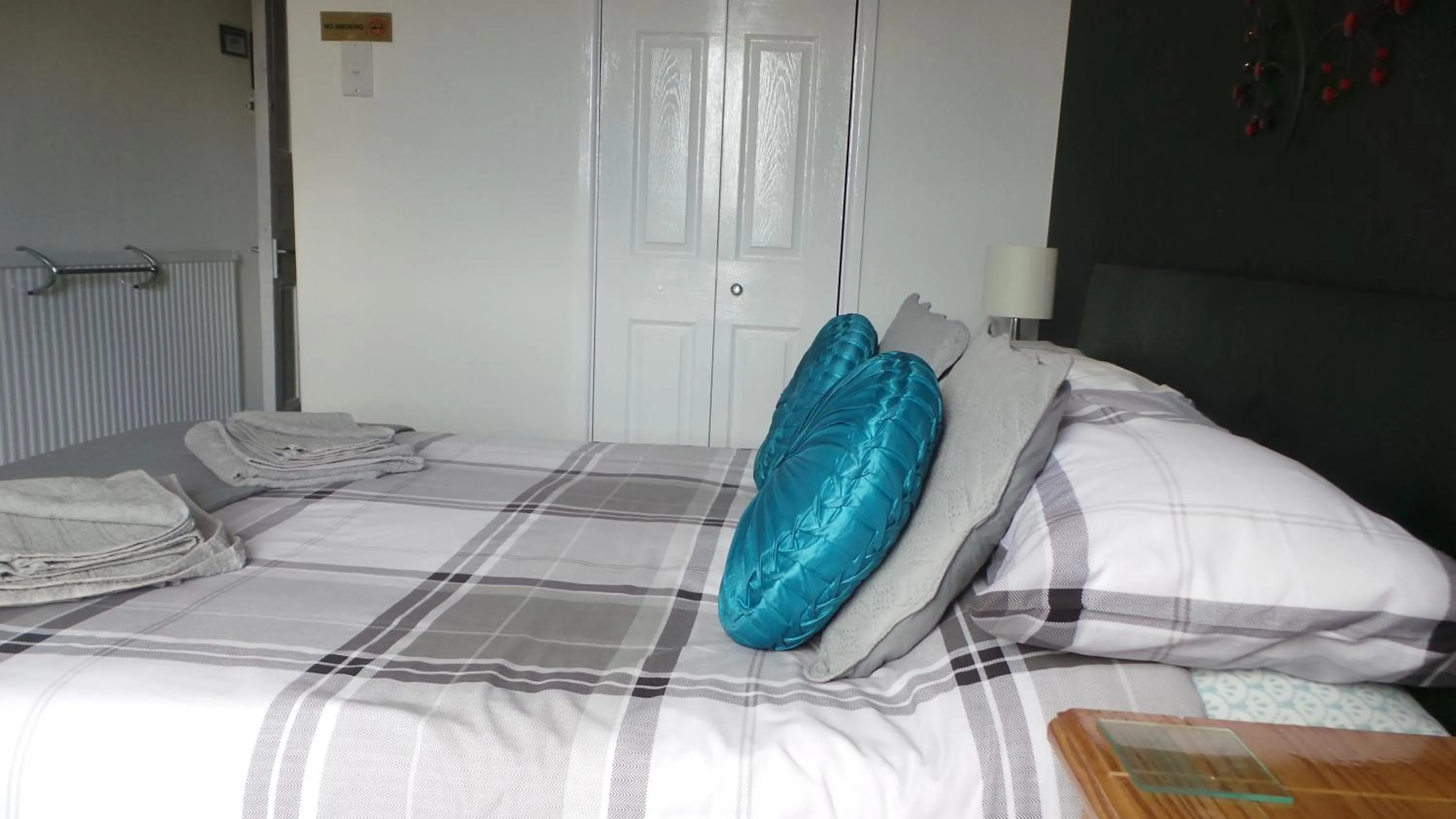 Bedroom, Bed in The Oakcliffe