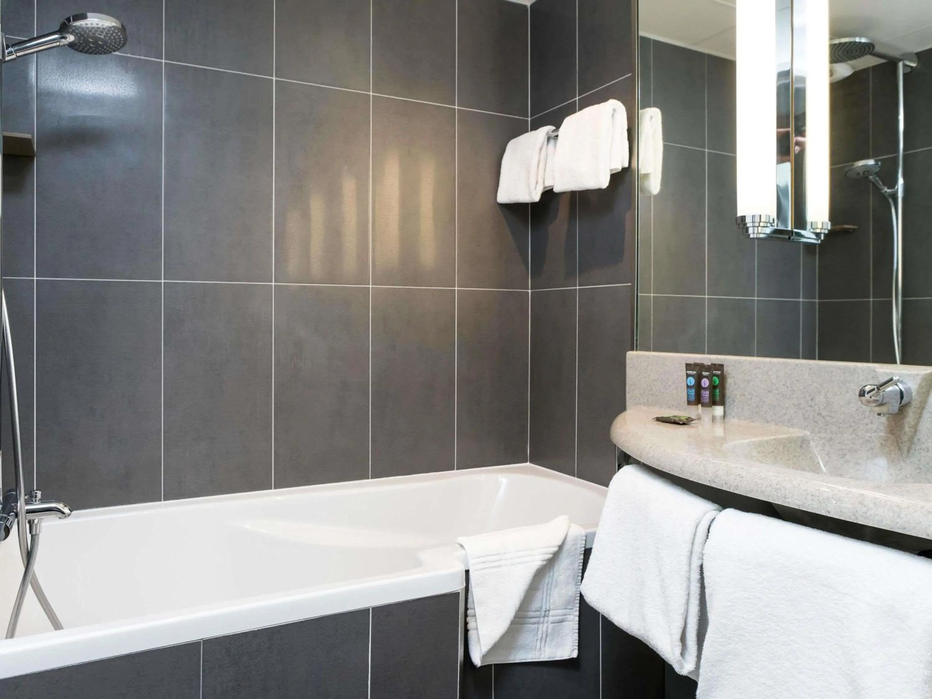 Bedroom in Novotel Senart Golf De Greenparc