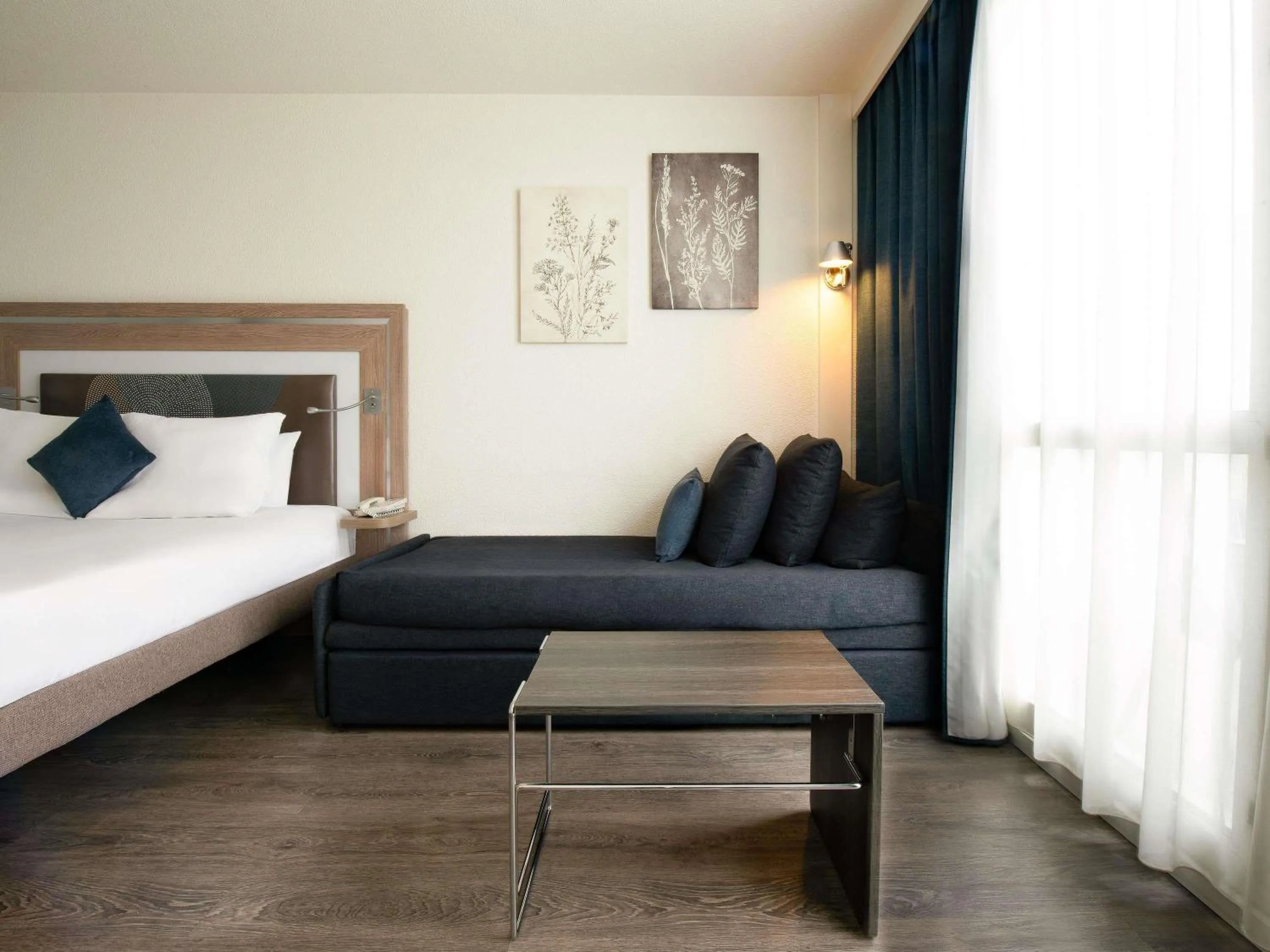 Bedroom, Bed in Novotel Senart Golf De Greenparc