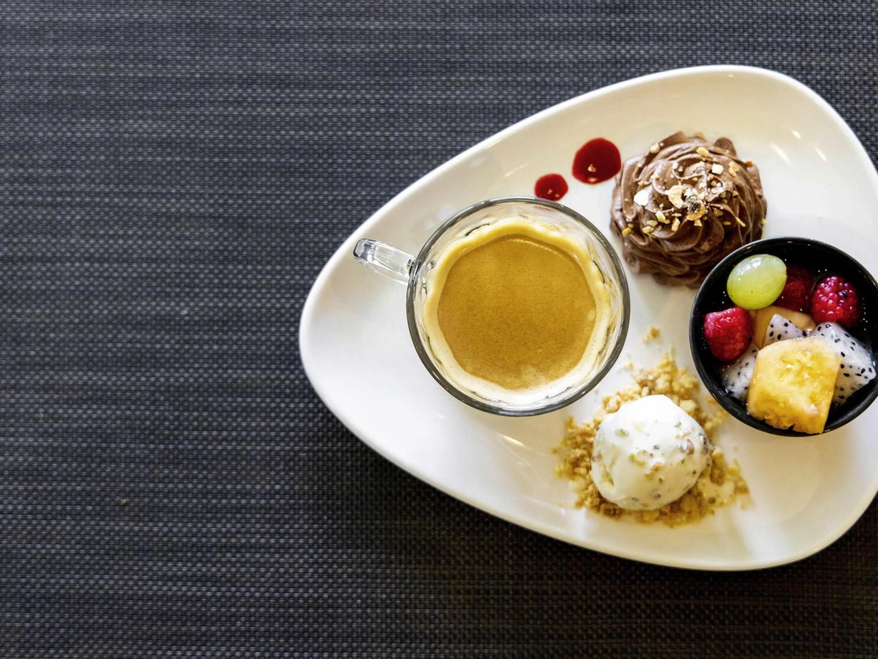 Restaurant/places to eat in Novotel Senart Golf De Greenparc