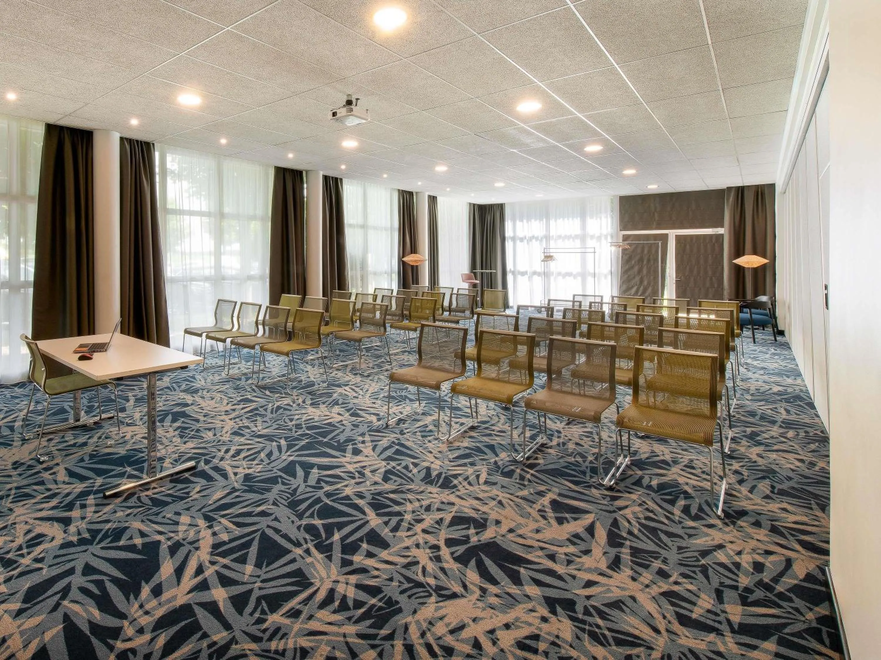Meeting/conference room in Novotel Senart Golf De Greenparc