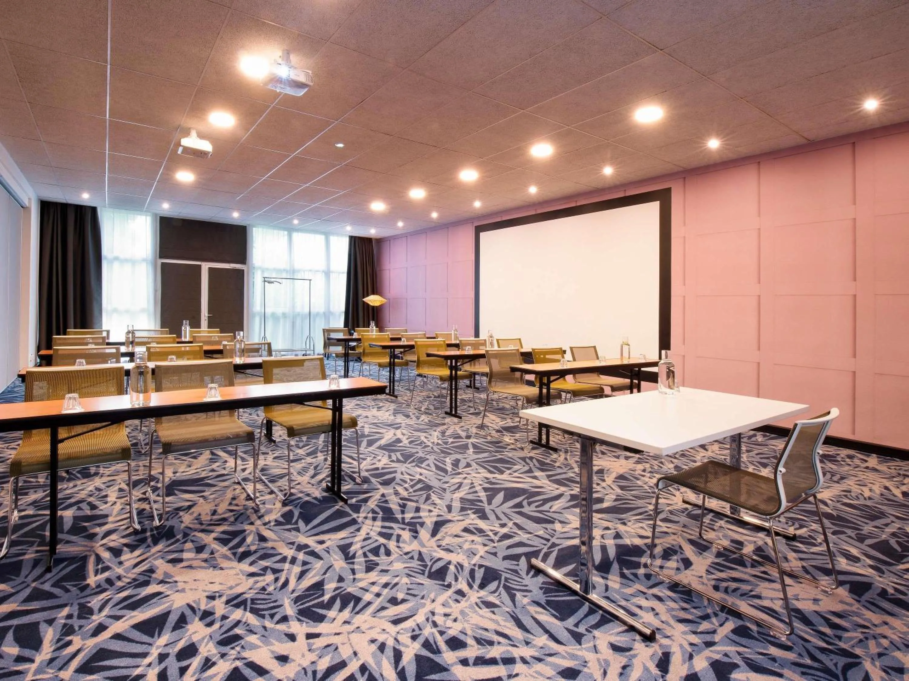 Meeting/conference room in Novotel Senart Golf De Greenparc