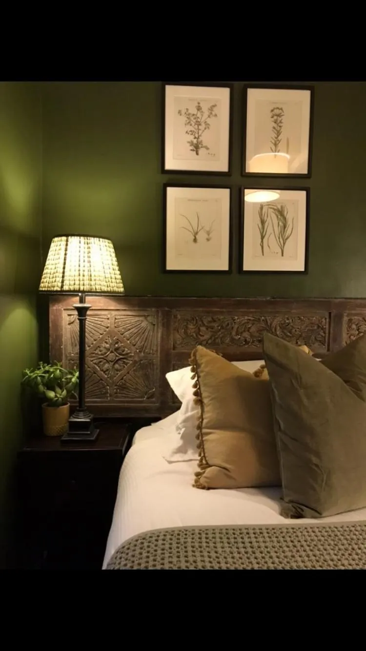 Bedroom, Bed in The Bridge House