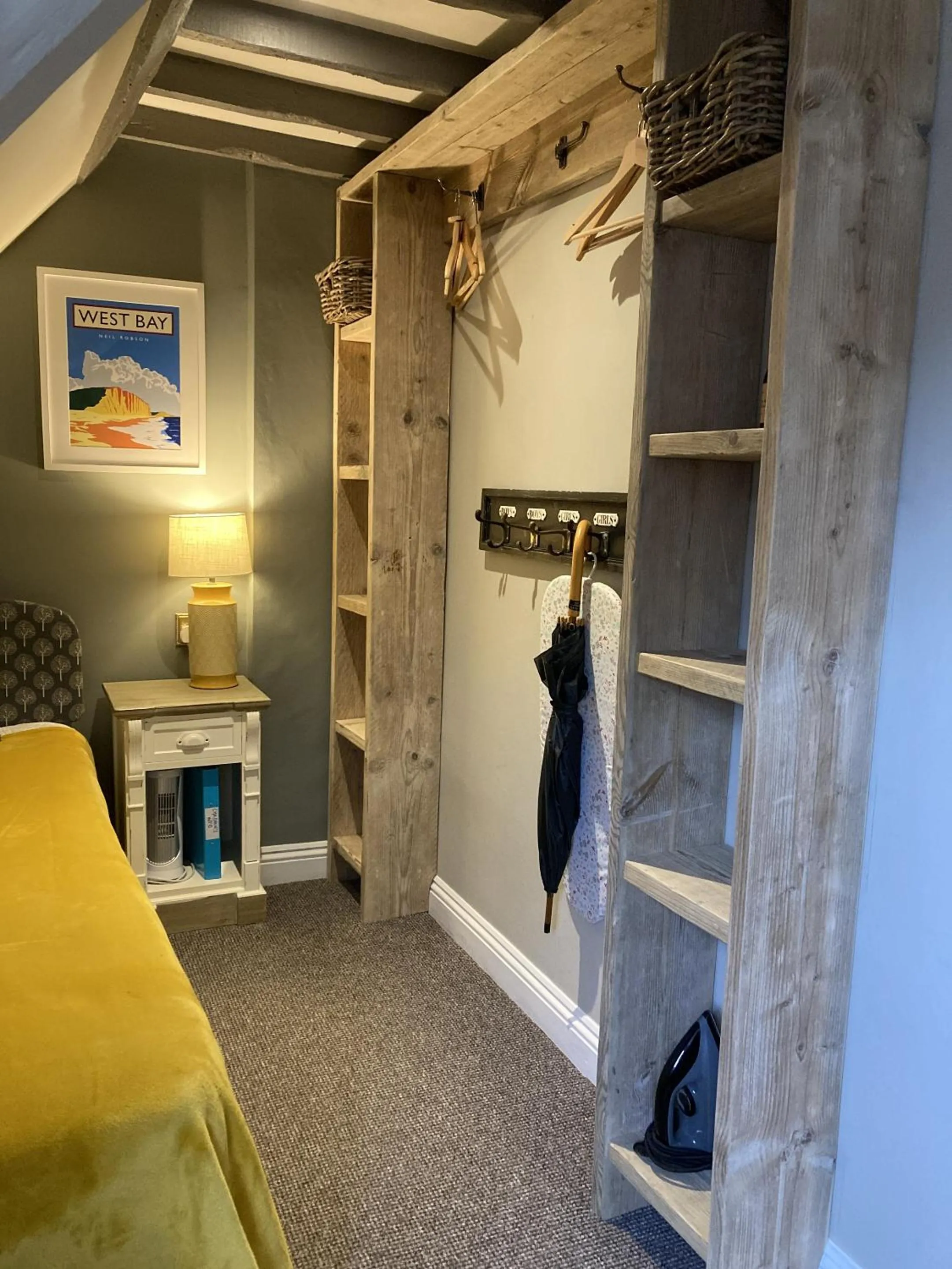 Bedroom, Bed in The Bridge House