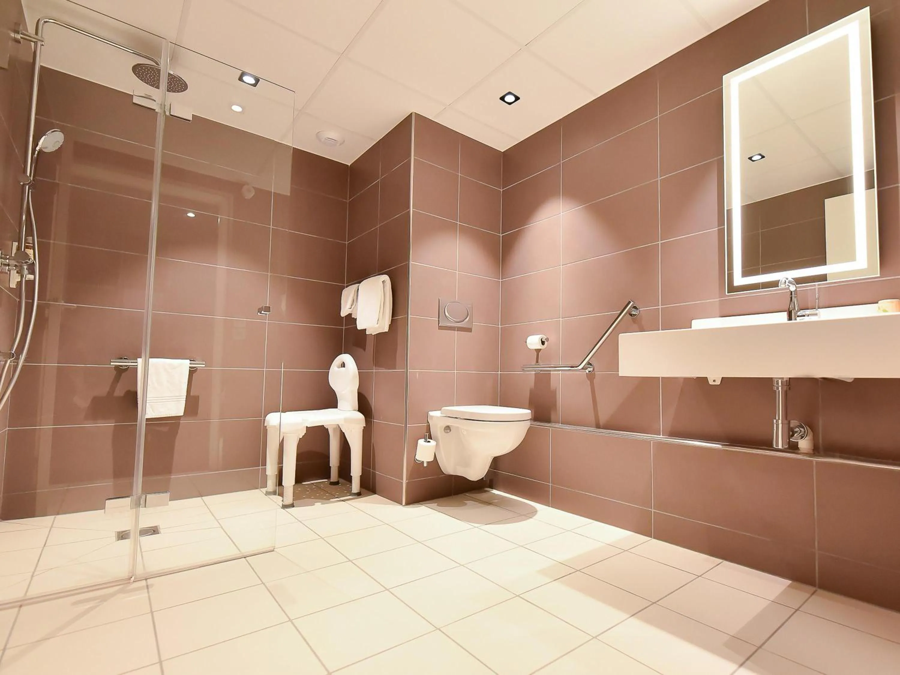 Bedroom in Hotel Mercure Blois Centre