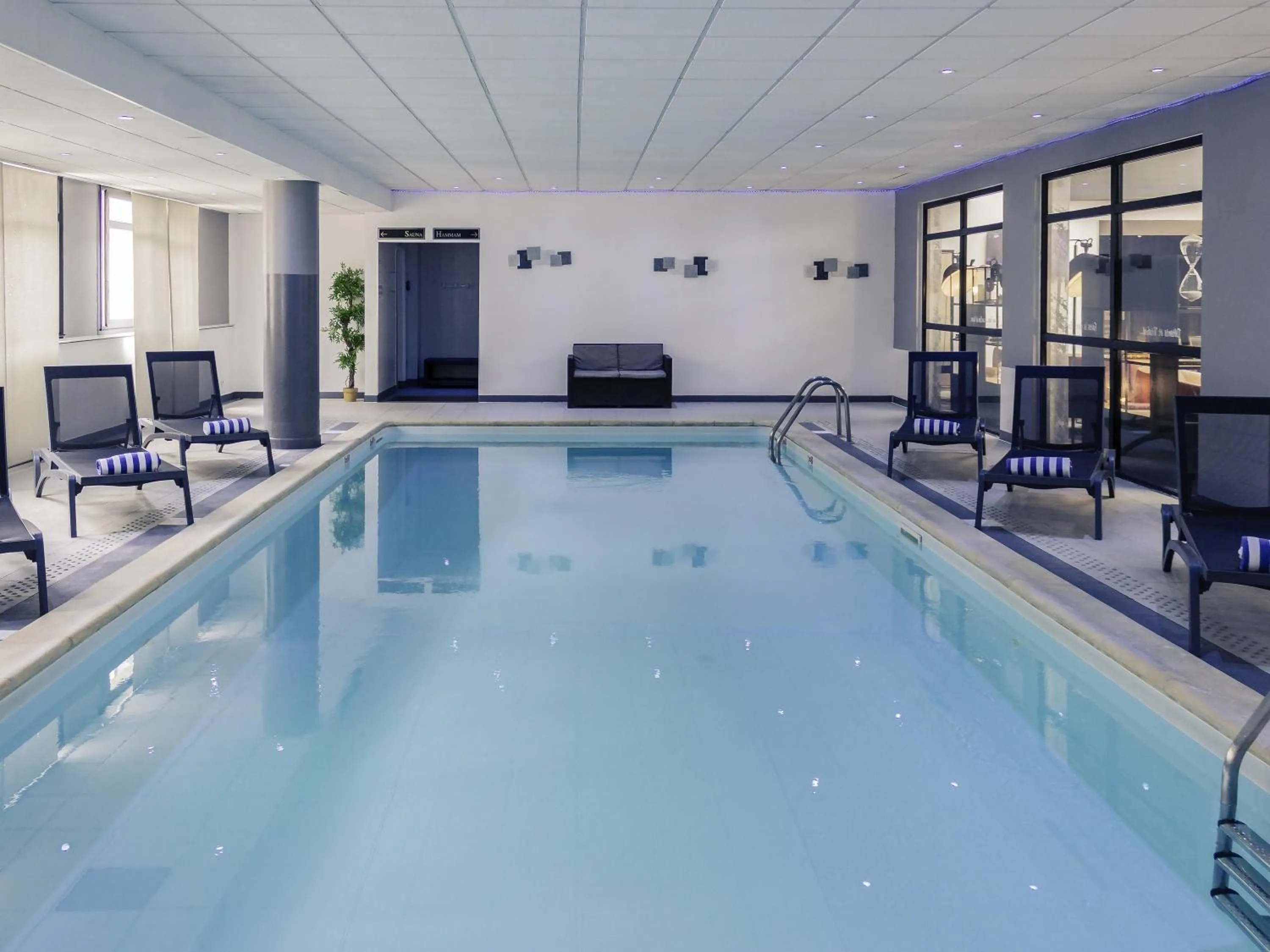 Property building in Hotel Mercure Blois Centre