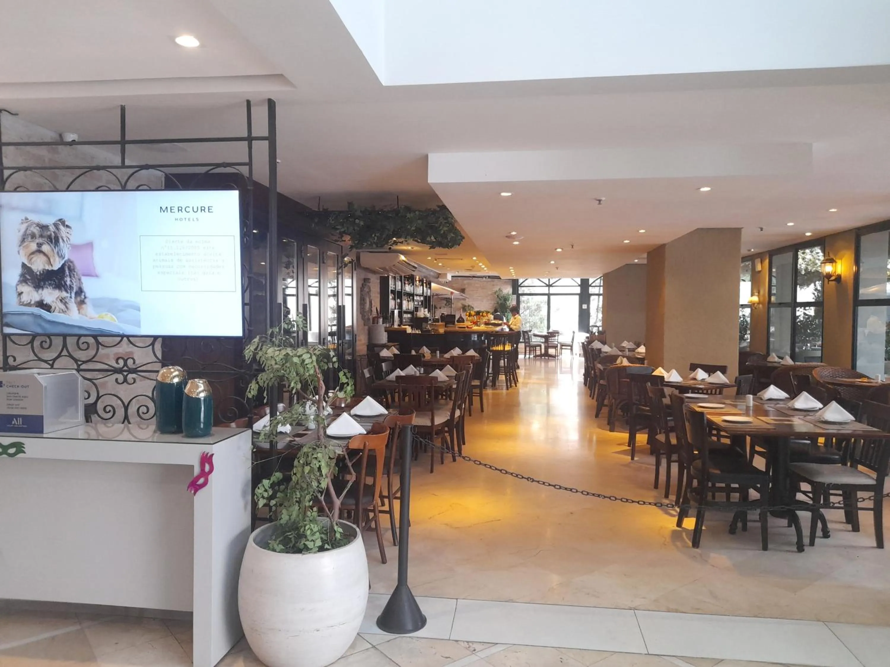 Restaurant/places to eat in lMPECAVEL Flat - Moema proximo Shopping Ibirapuera