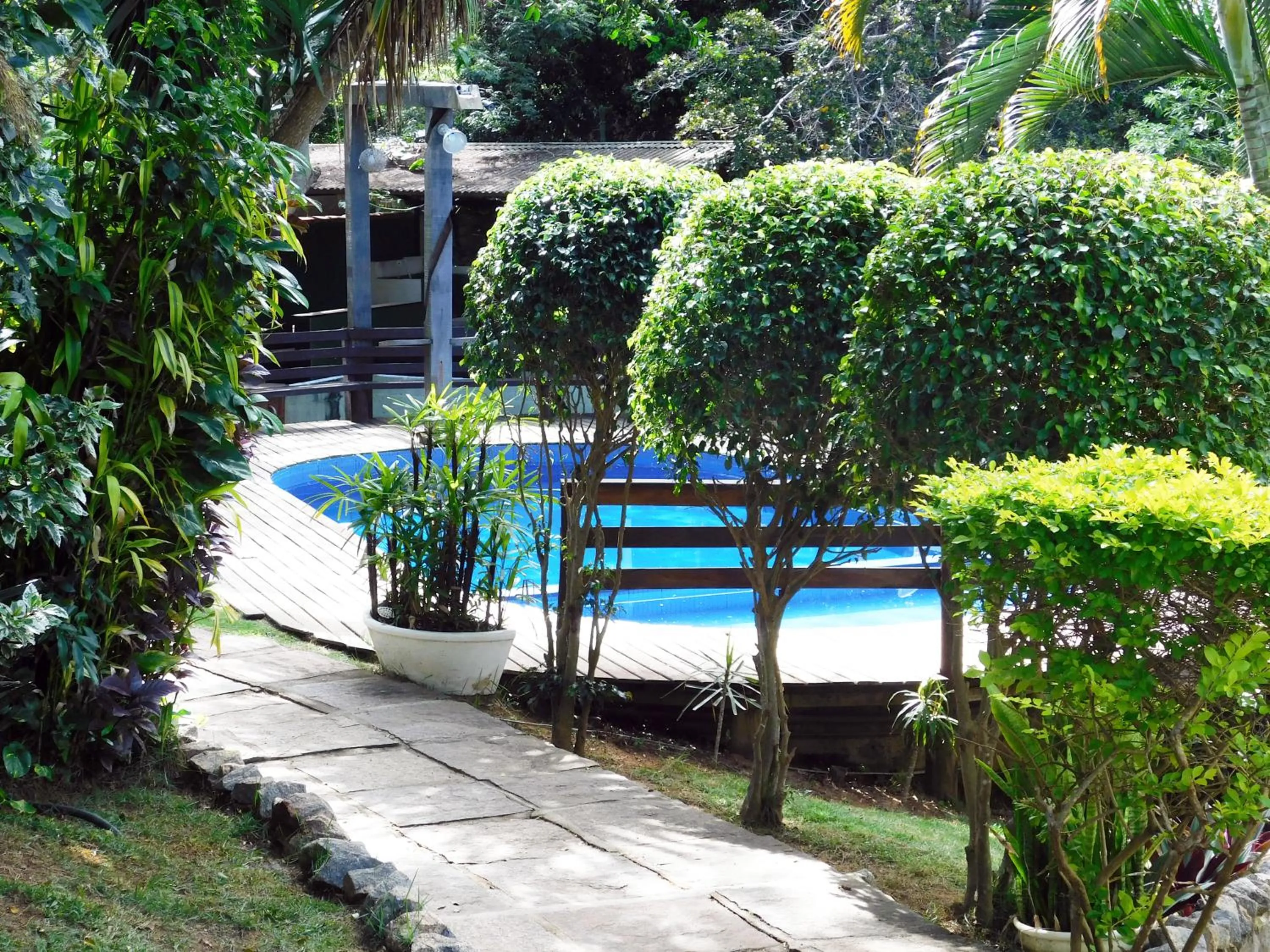 Garden view in Pousada Happiness - Ferradura