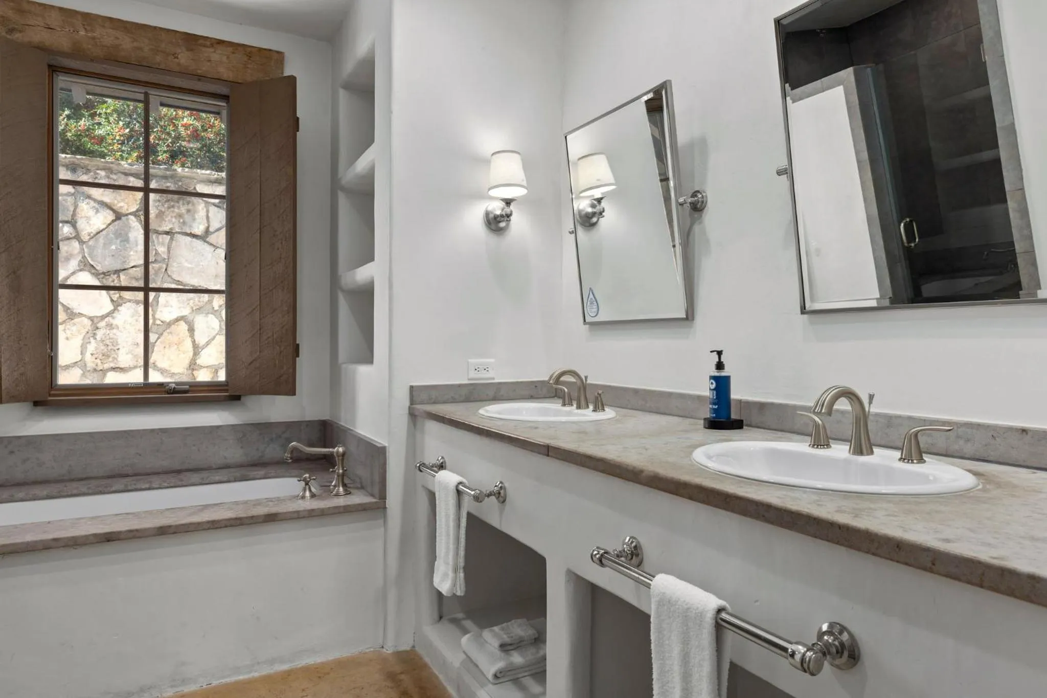 Bathroom in WorldMark Hunt – Stablewood Springs Resort