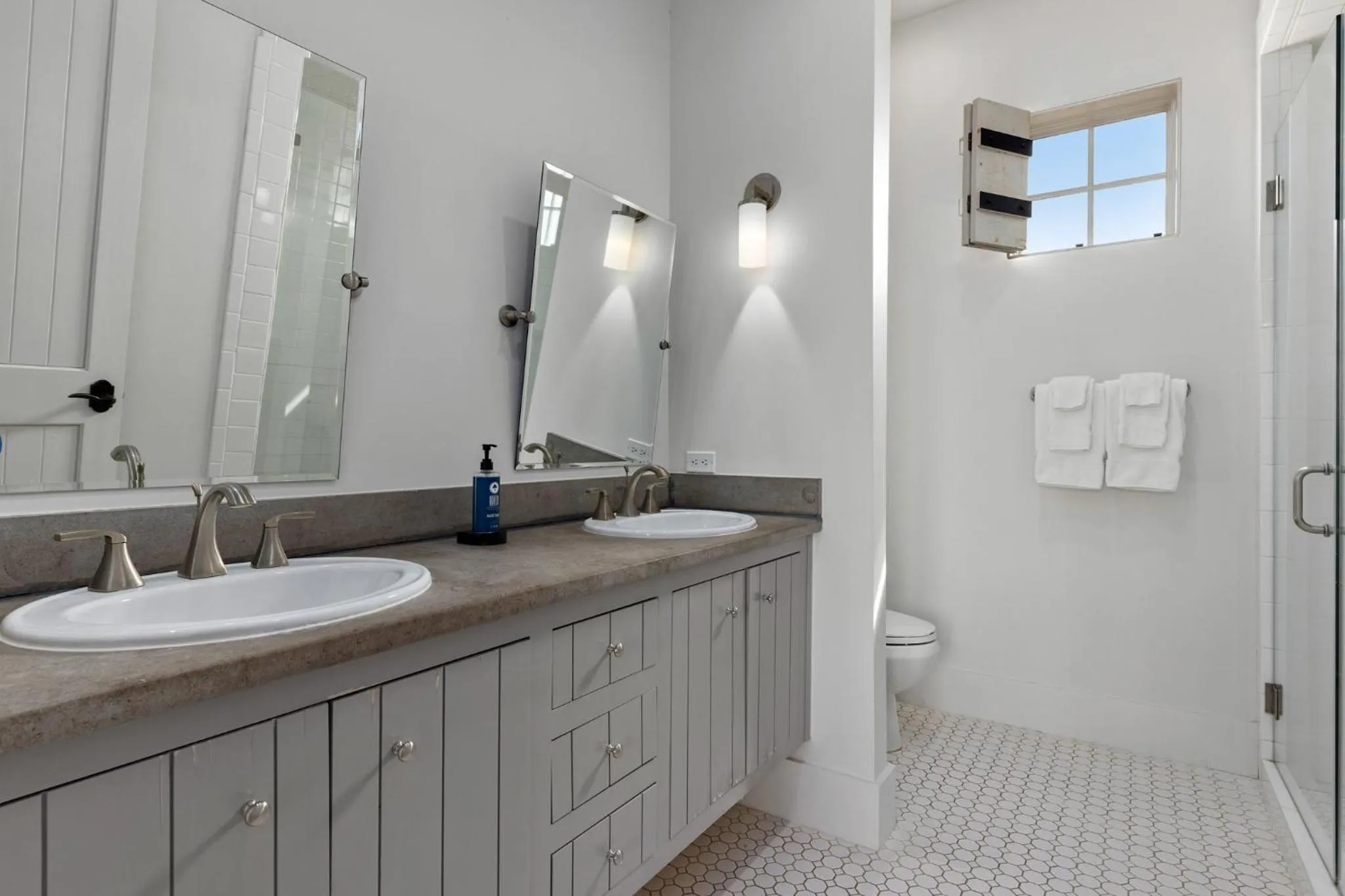 Bathroom in WorldMark Hunt – Stablewood Springs Resort
