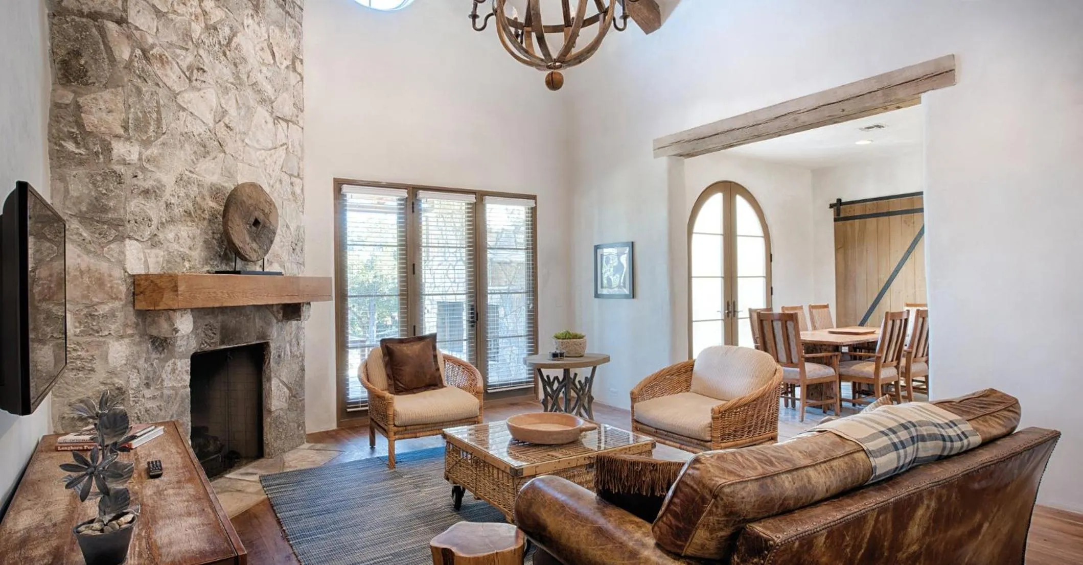 Living room in WorldMark Hunt – Stablewood Springs Resort