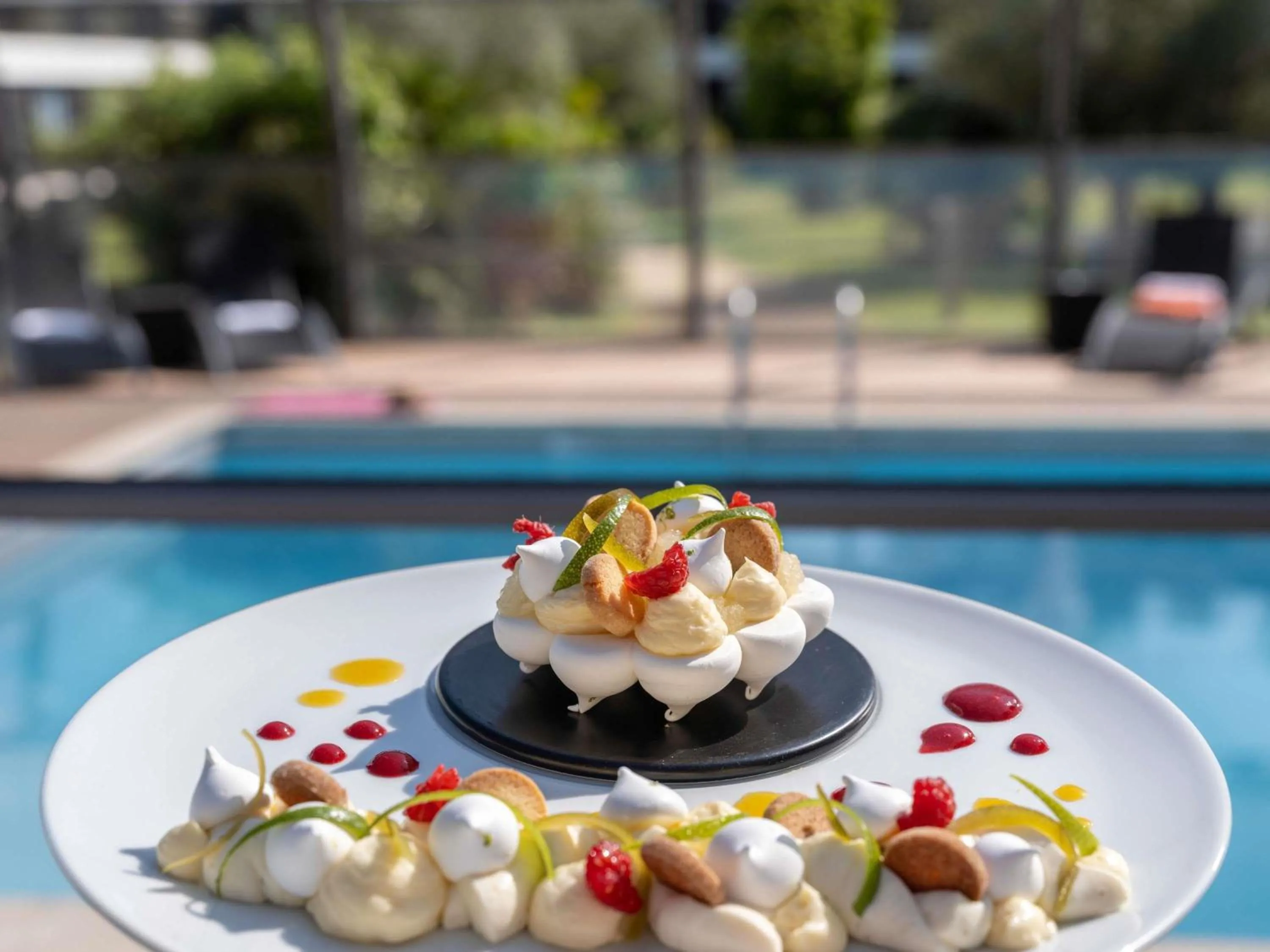 Restaurant/places to eat in Novotel Nantes Carquefou