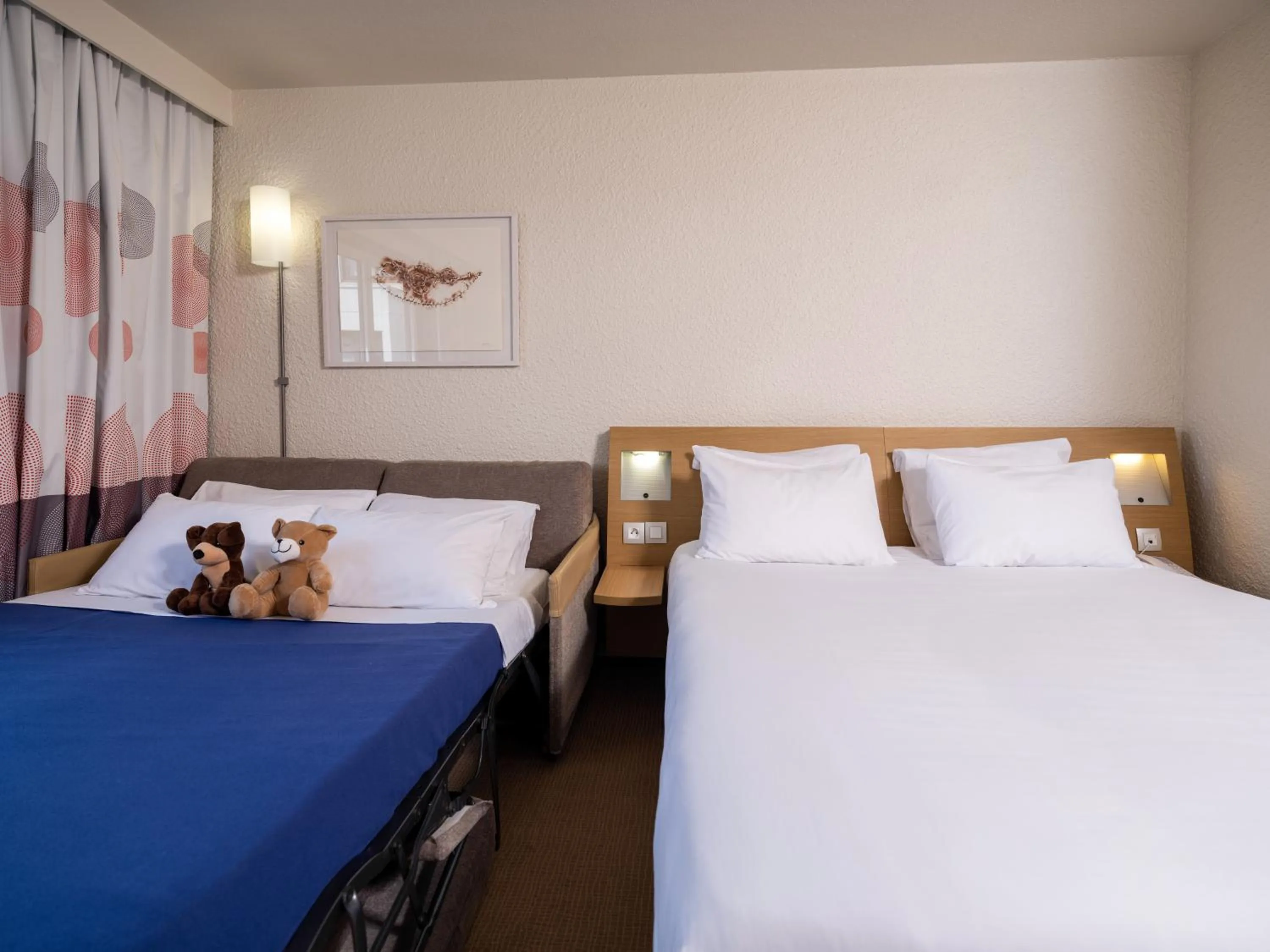 Photo of the whole room, Bed in Novotel Nantes Carquefou