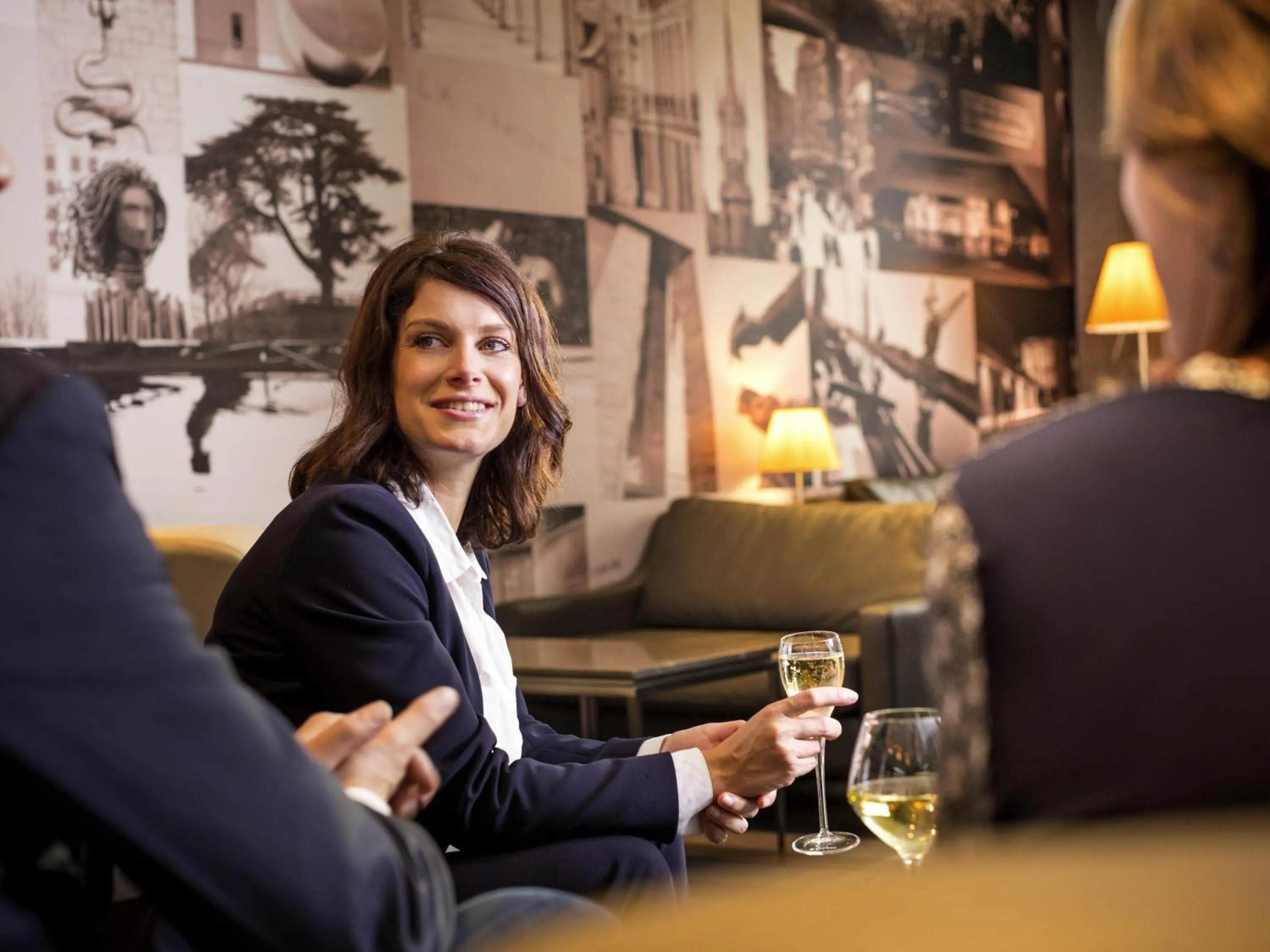 Lounge or bar in Mercure Caen Centre Port De Plaisance