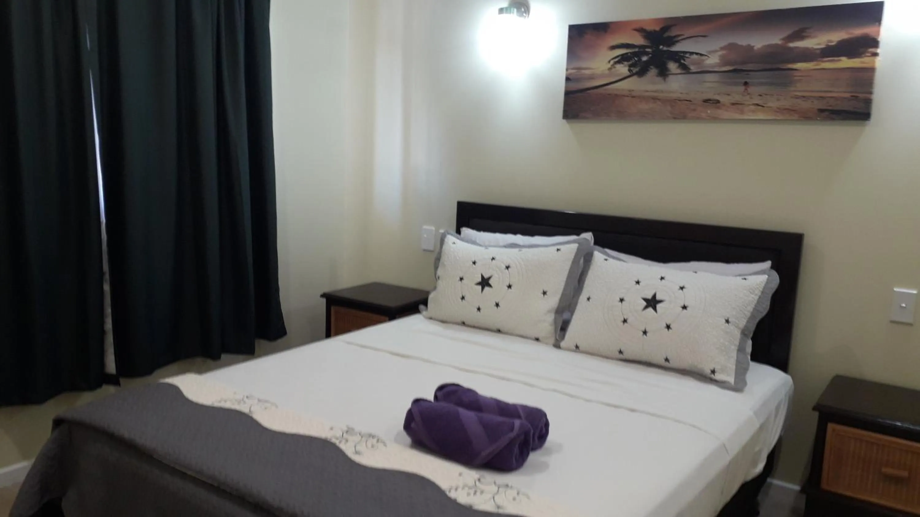 Bed in Le Uaina Beach Resort