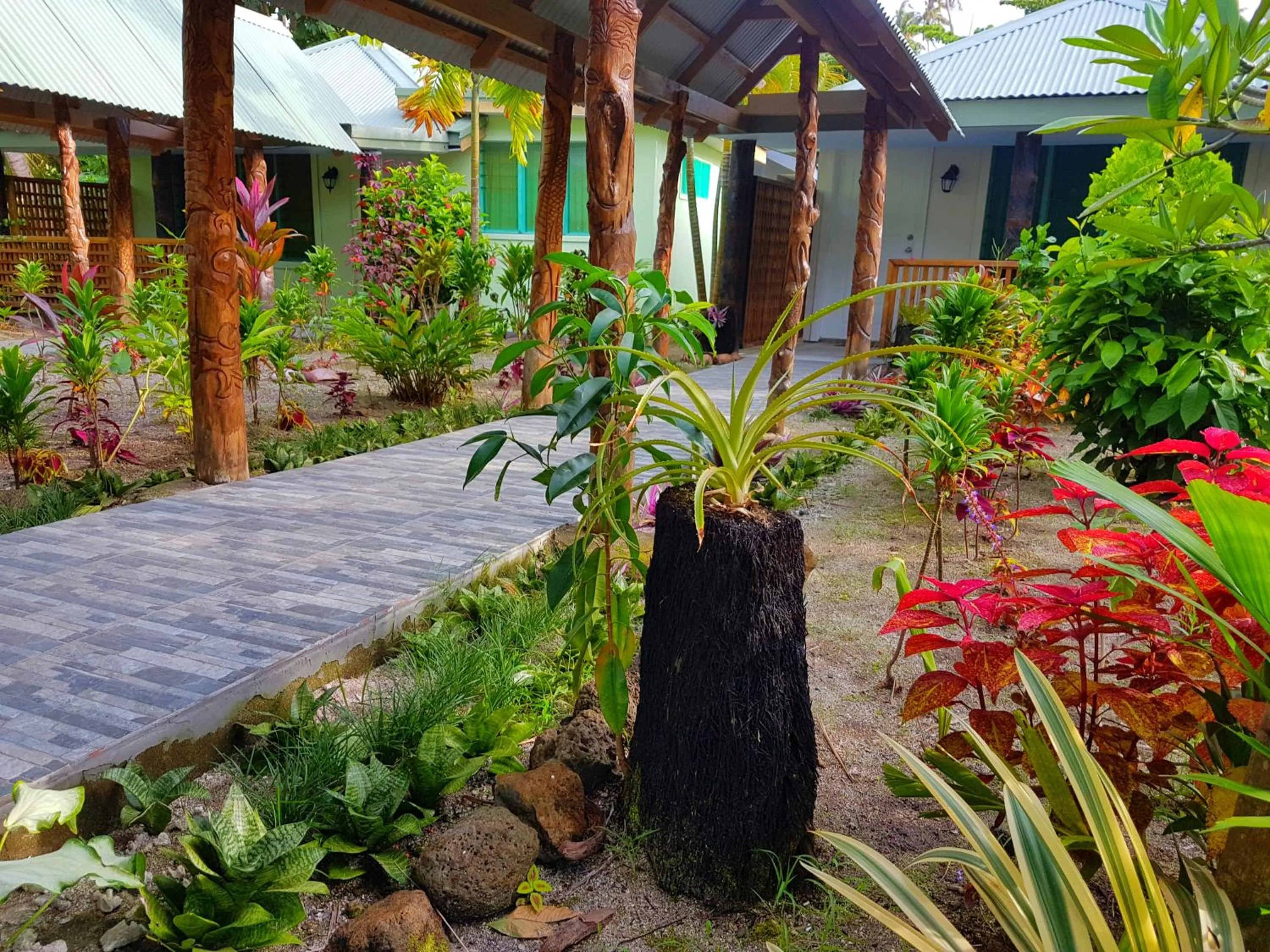 Garden view in Le Uaina Beach Resort