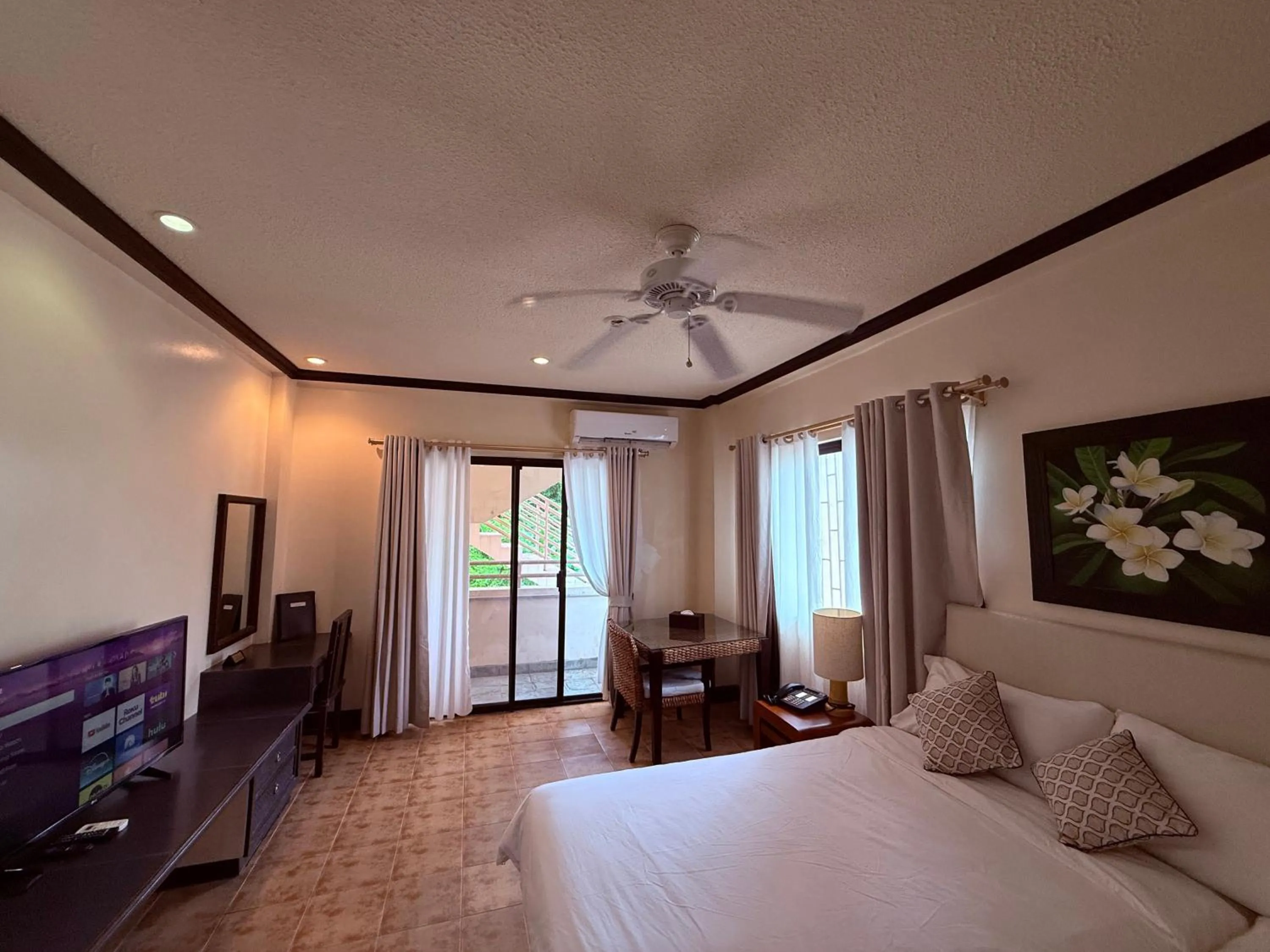 Bed in Hanamitsu Hotel & Spa