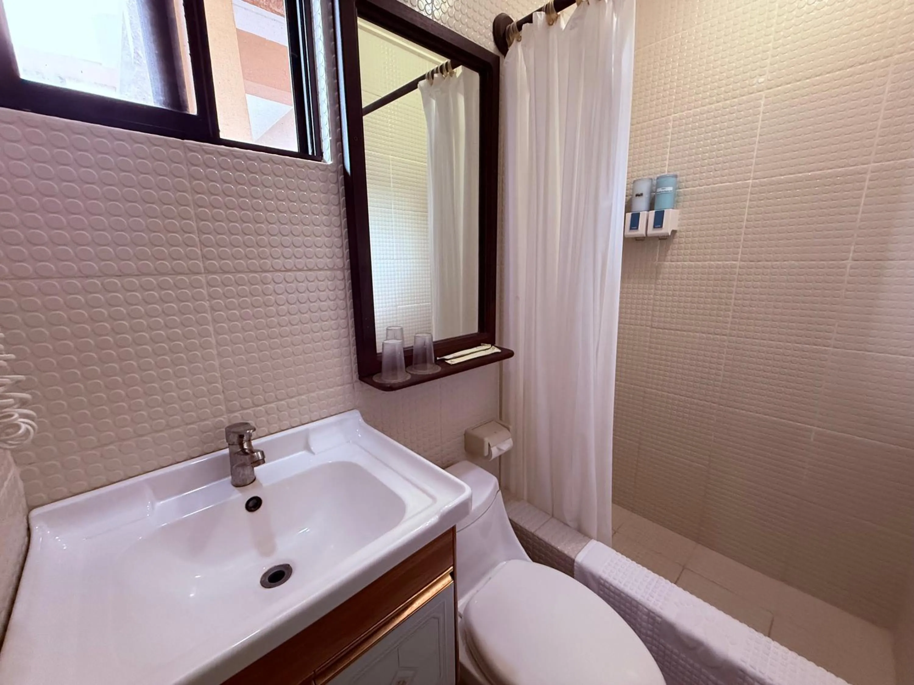 Hanamitsu Hotel & Spa