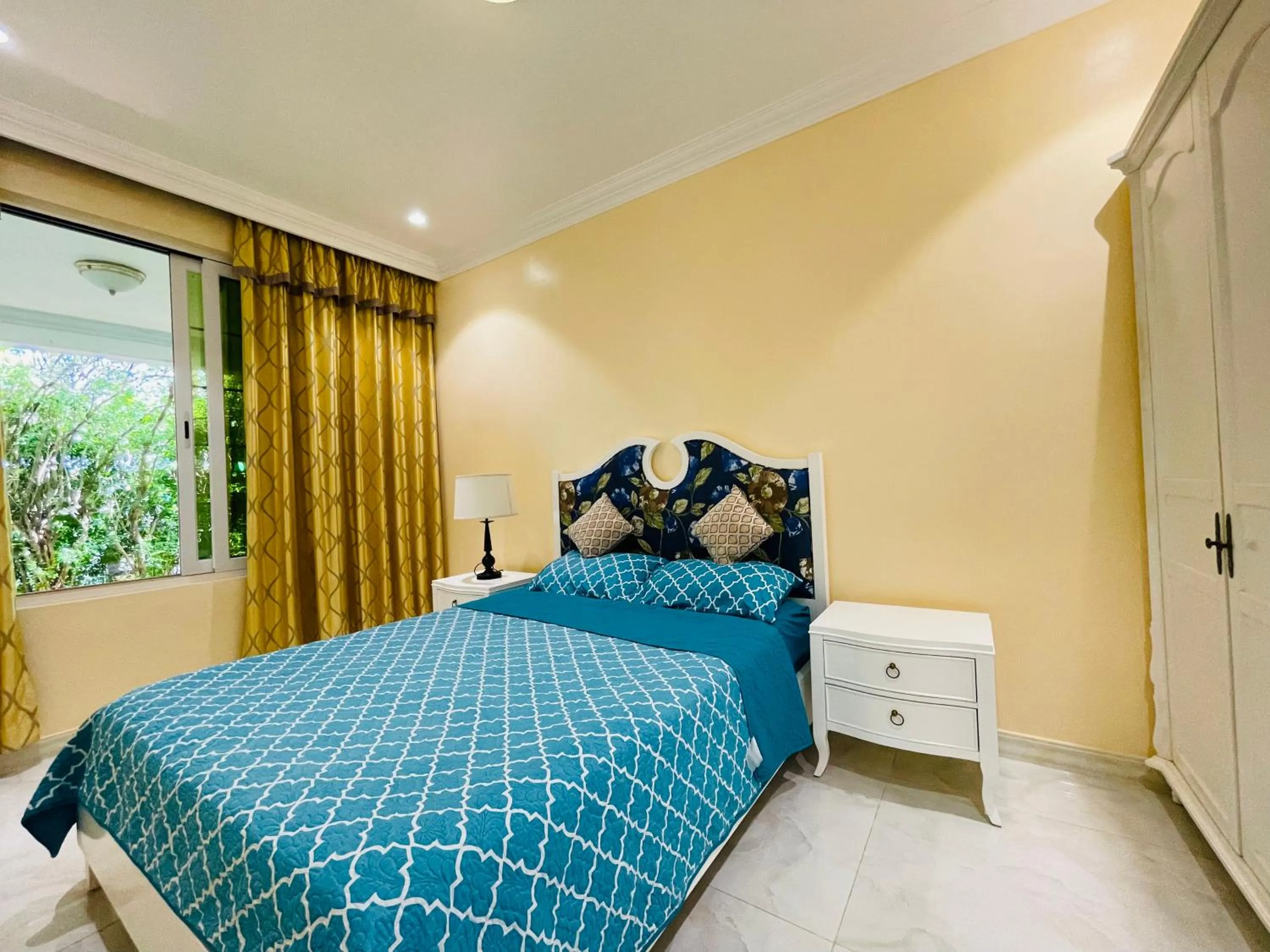 Bed in Hanamitsu Hotel & Spa