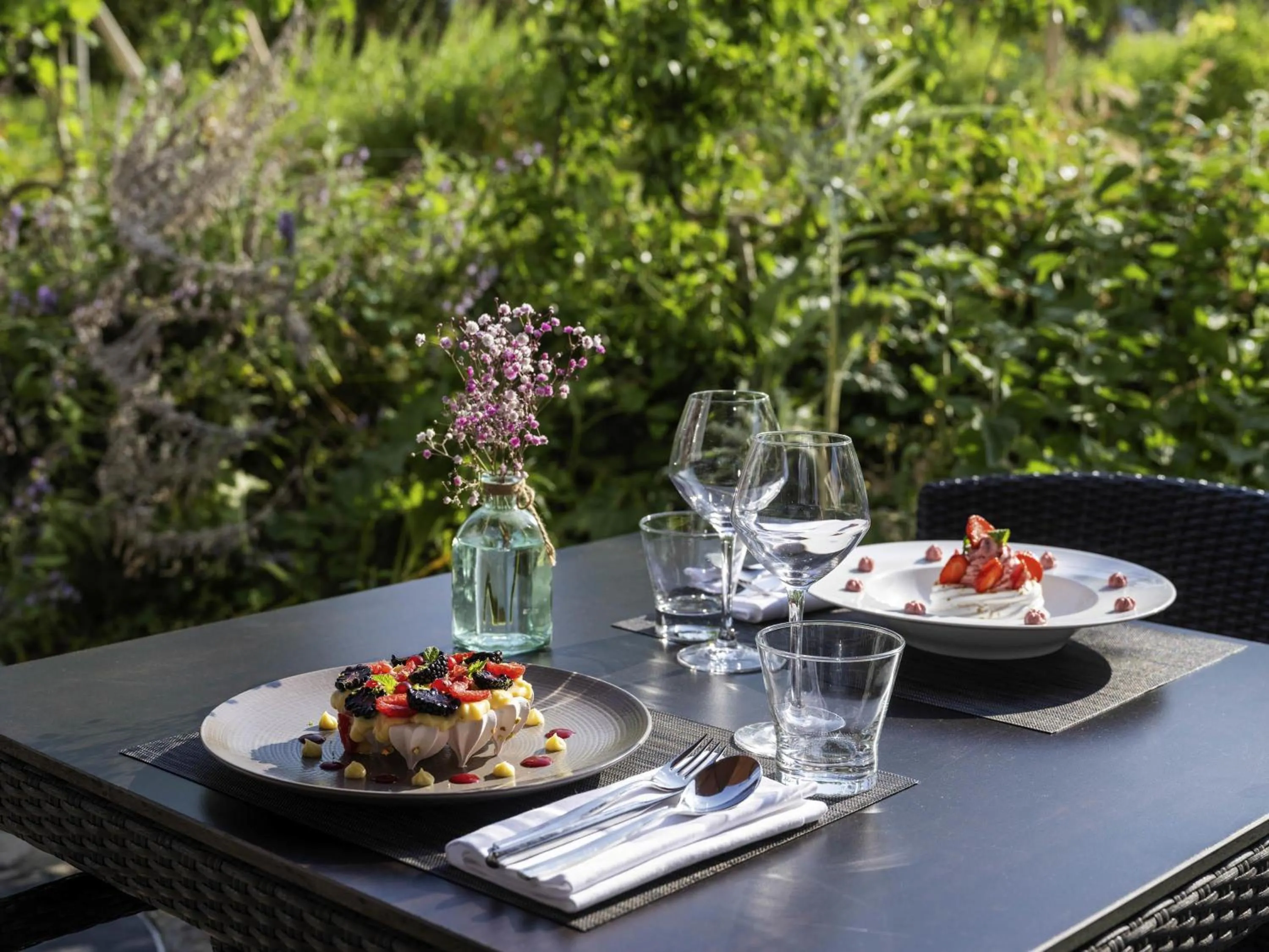 Restaurant/places to eat in Novotel Nantes Centre Gare