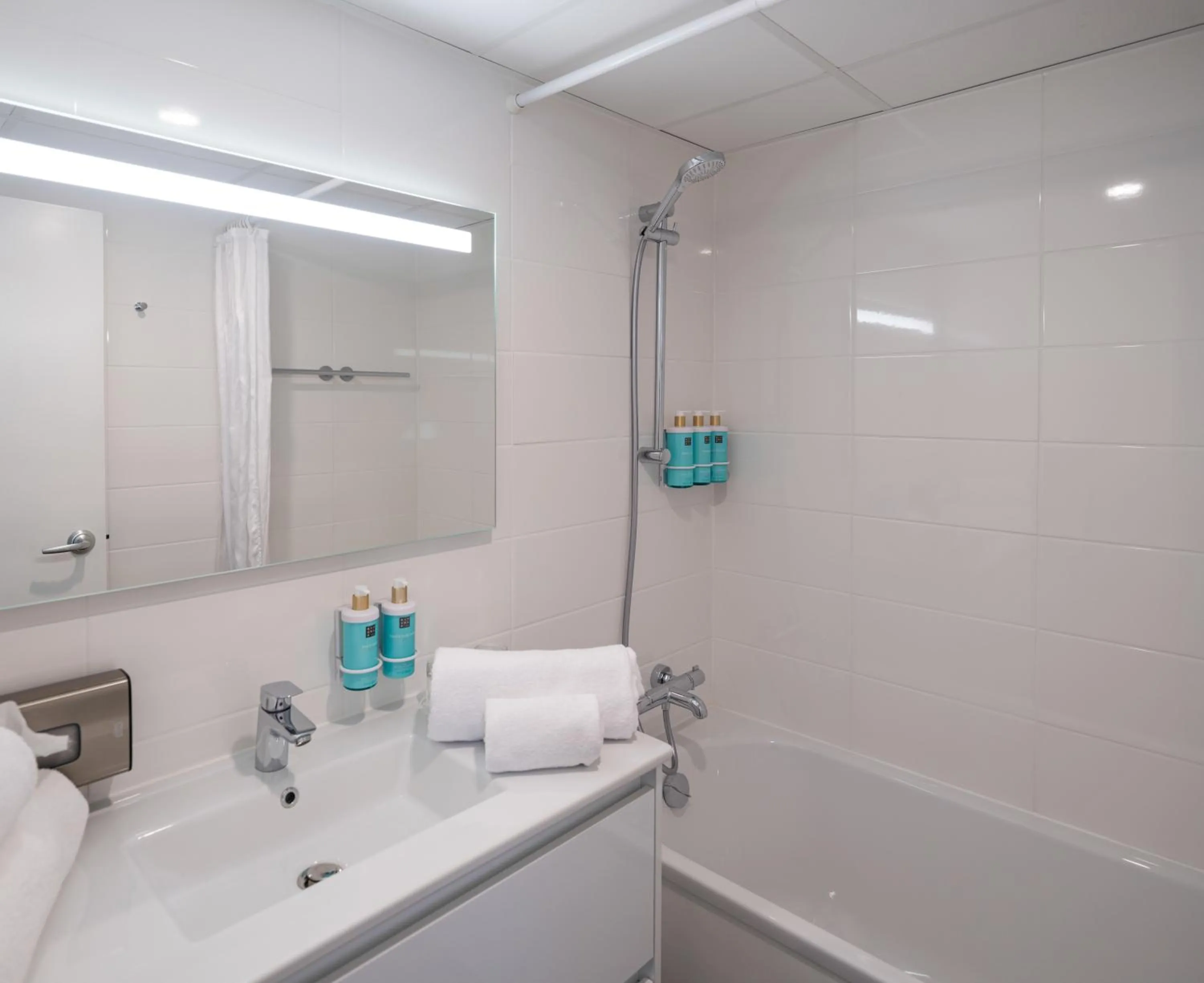 Bathroom in Novotel Nantes Centre Gare