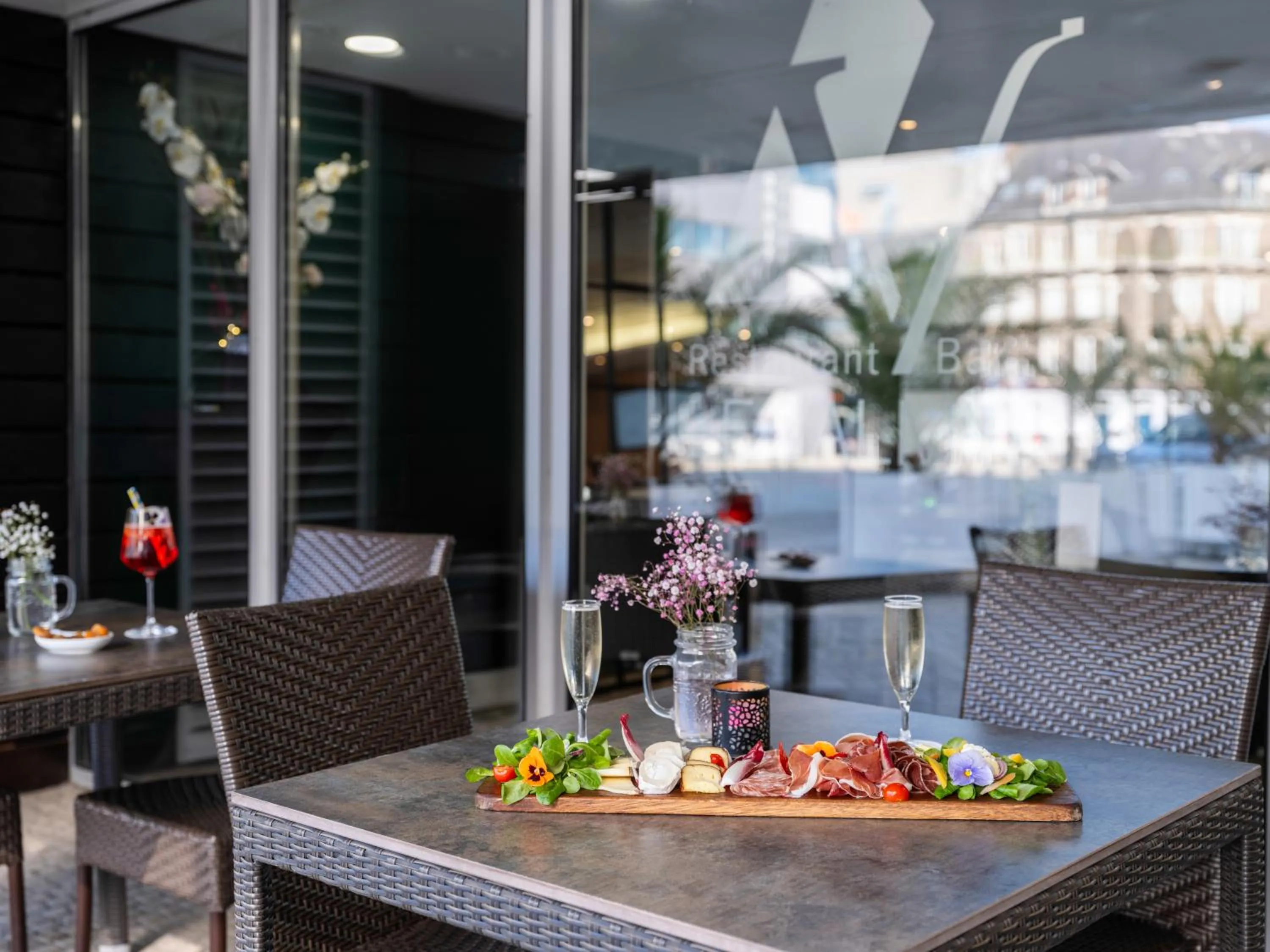 Patio in Novotel Nantes Centre Gare