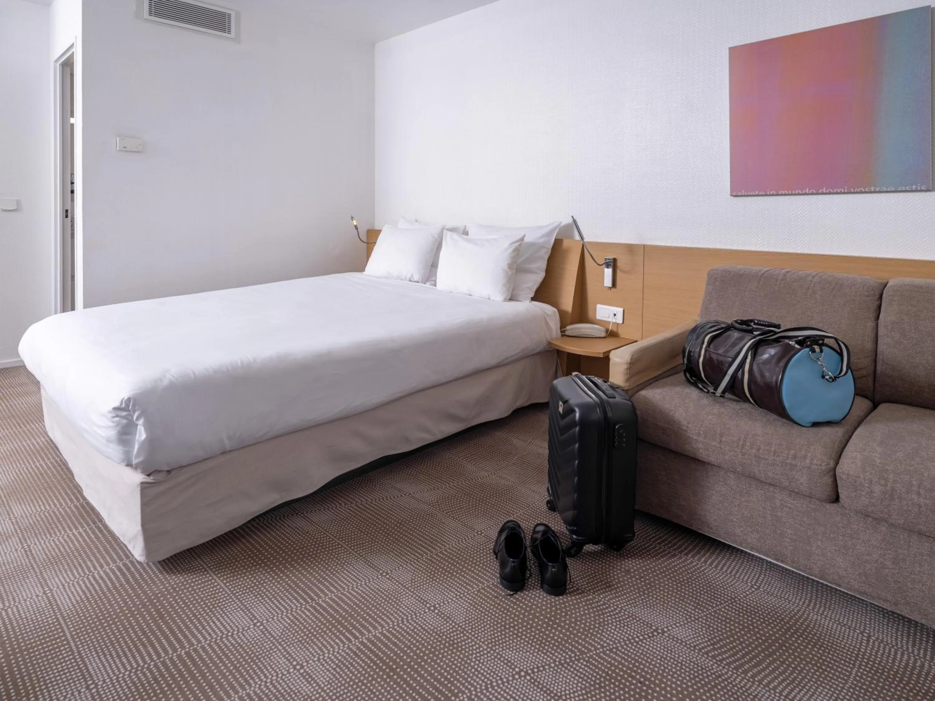 Bed in Novotel Nantes Centre Gare