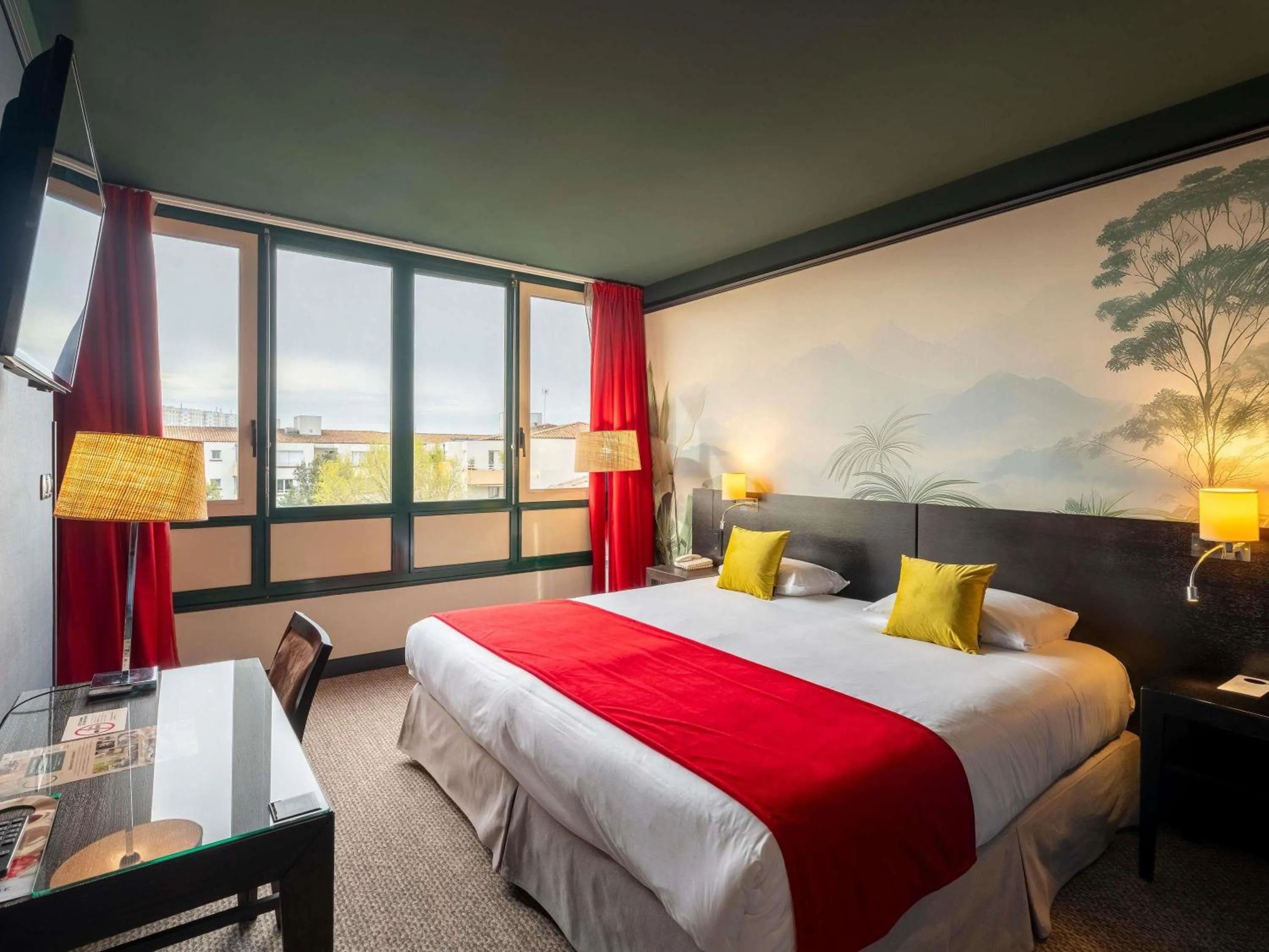 Bedroom, Bed in Mercure Bordeaux Chateau Chartrons