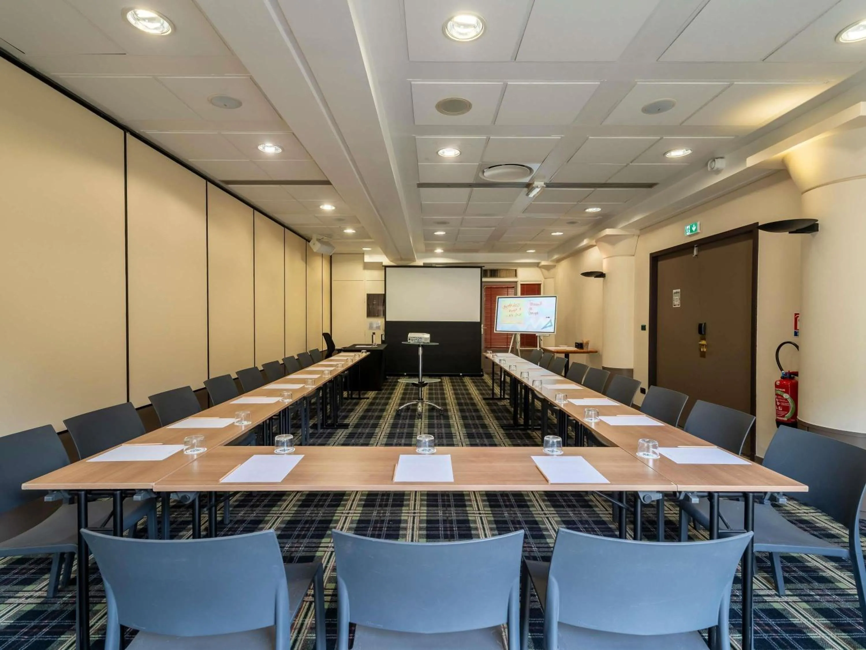 Meeting/conference room in Mercure Bordeaux Chateau Chartrons