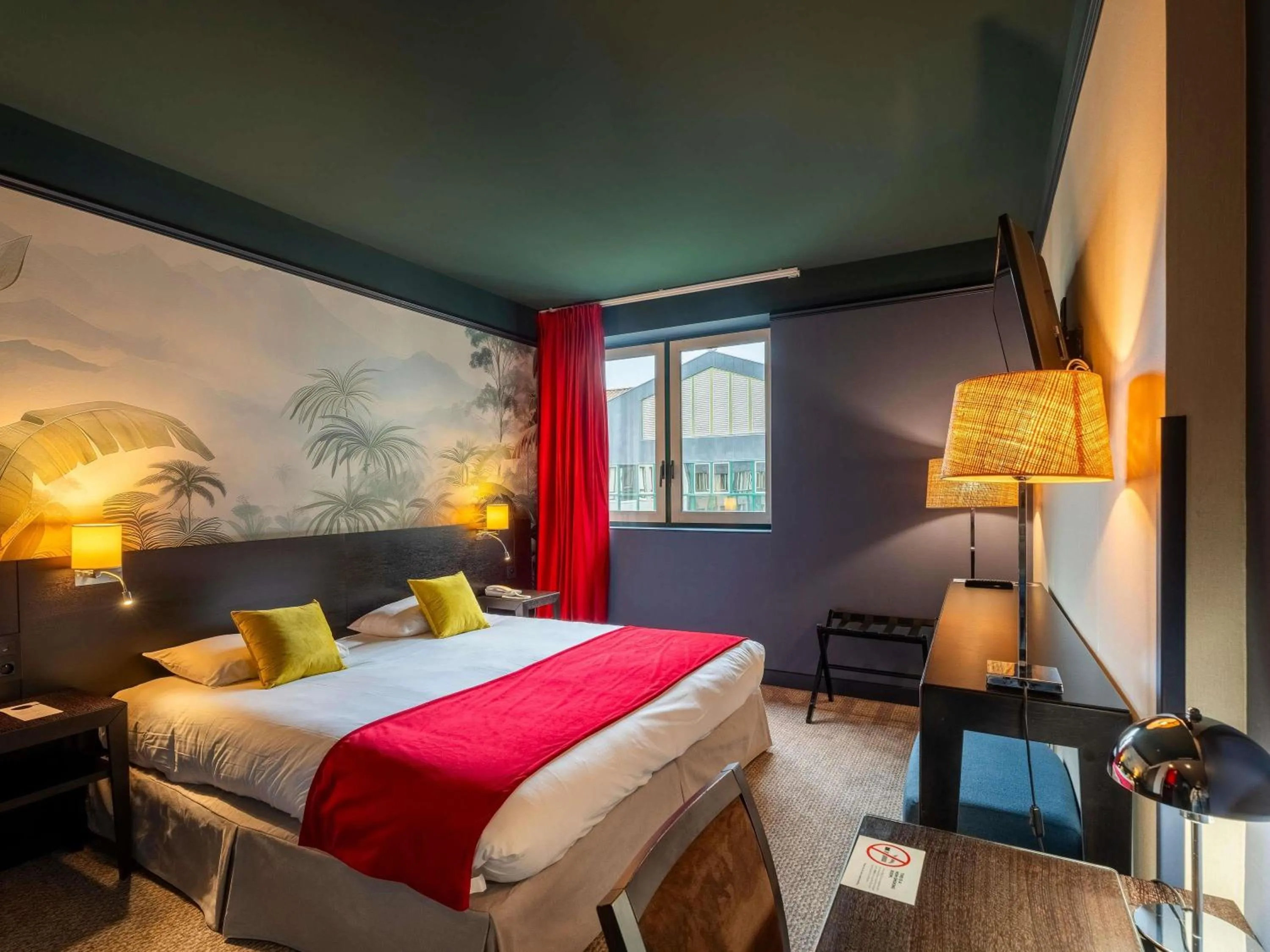 Bedroom, Bed in Mercure Bordeaux Chateau Chartrons