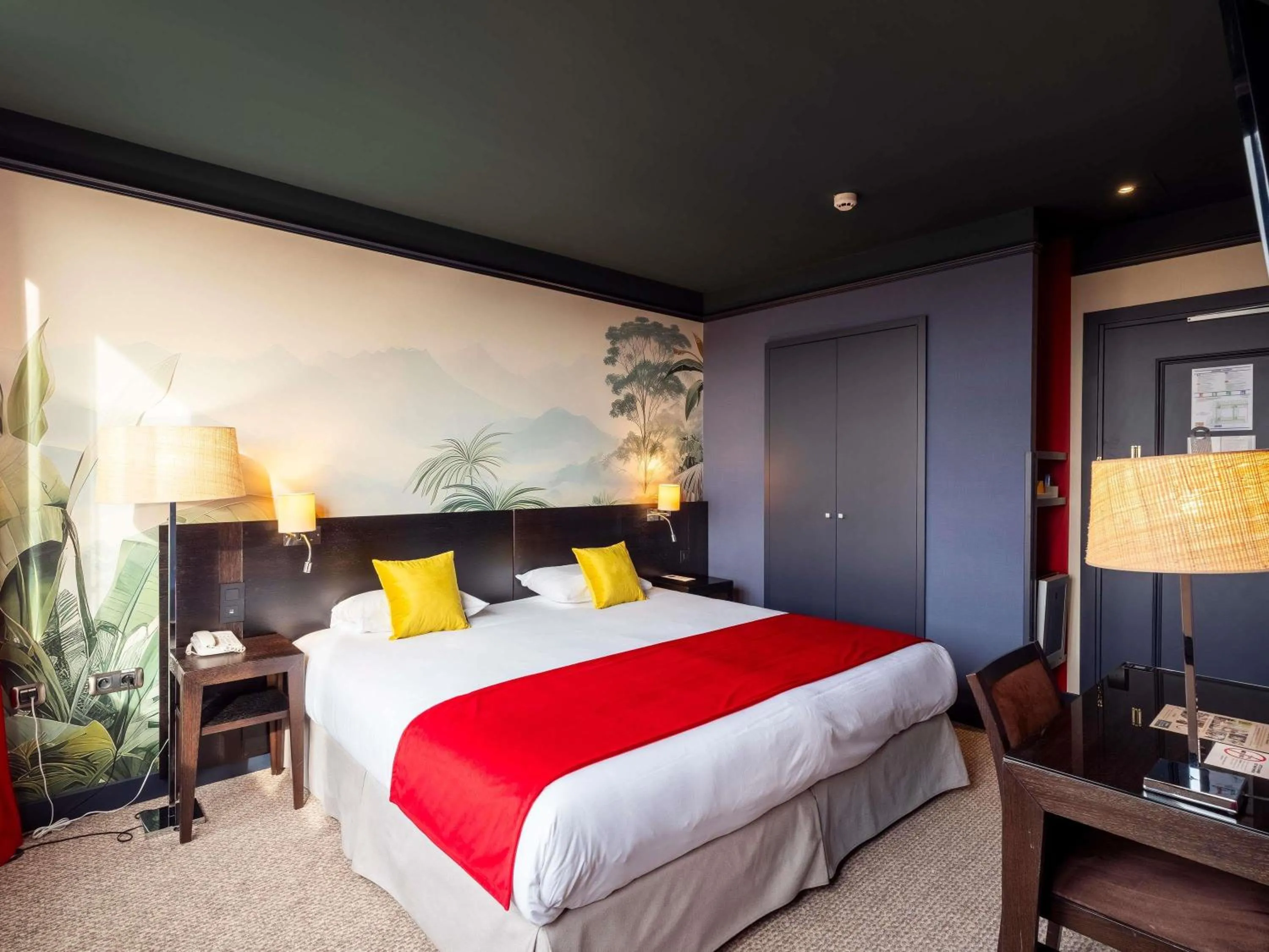 Bedroom, Bed in Mercure Bordeaux Chateau Chartrons