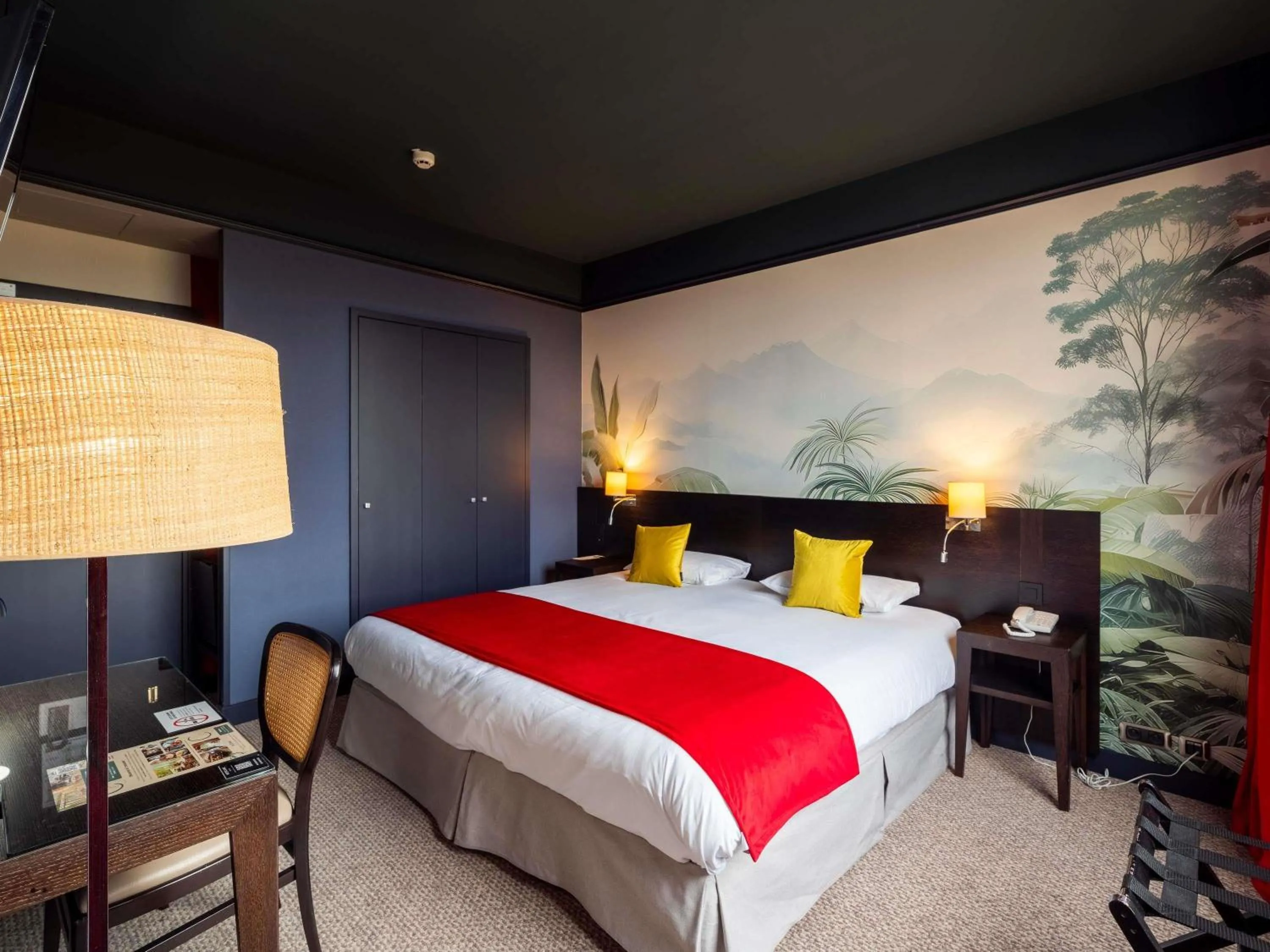 Bedroom, Bed in Mercure Bordeaux Chateau Chartrons