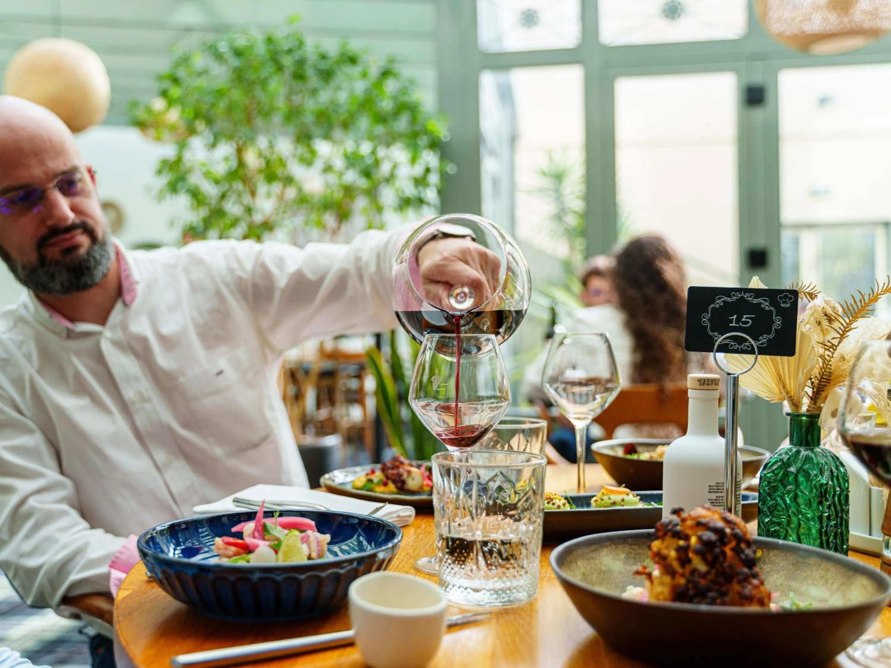 Restaurant/places to eat in Mercure Bordeaux Chateau Chartrons