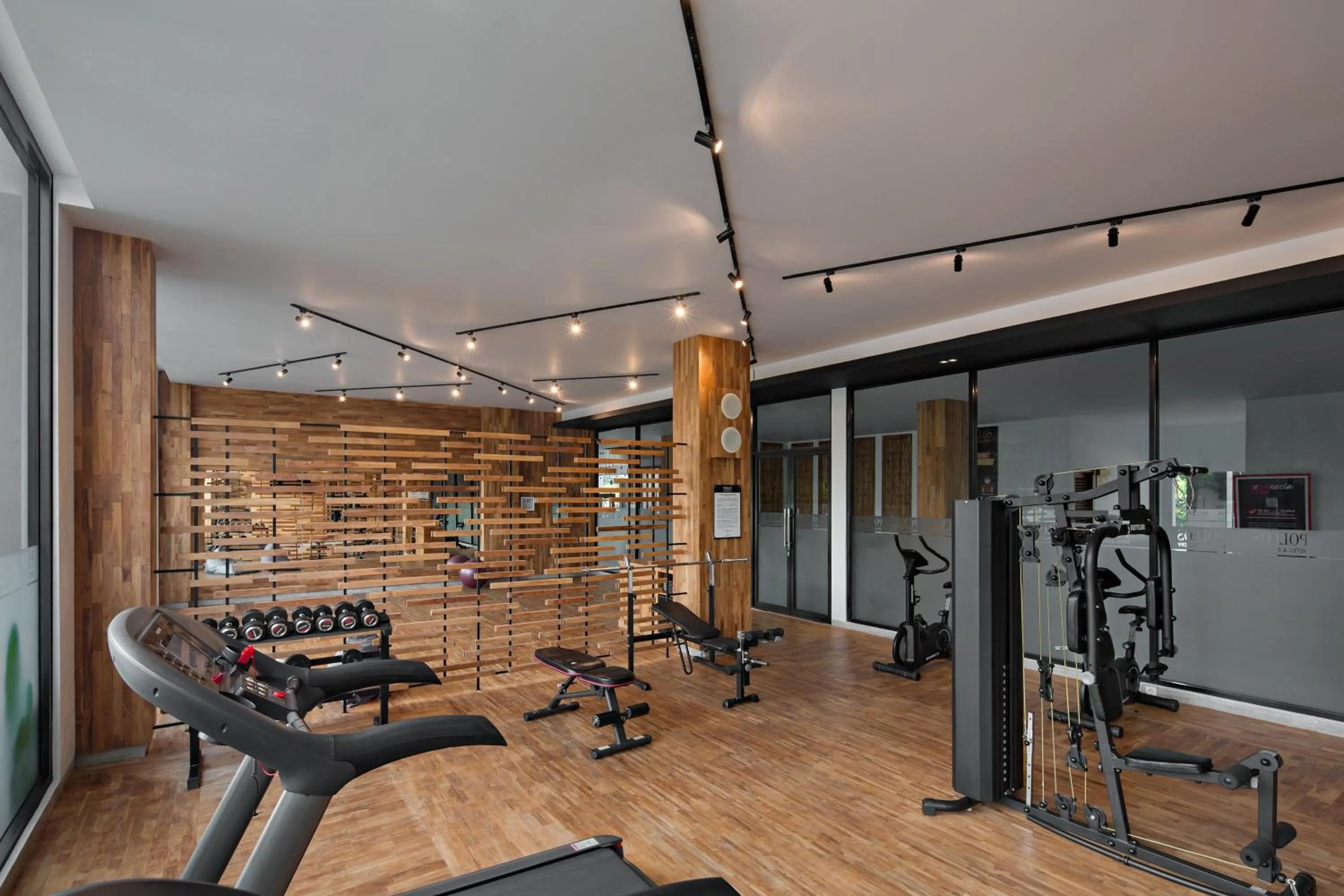 Fitness centre/facilities in Pollos Hotel & Gallery
