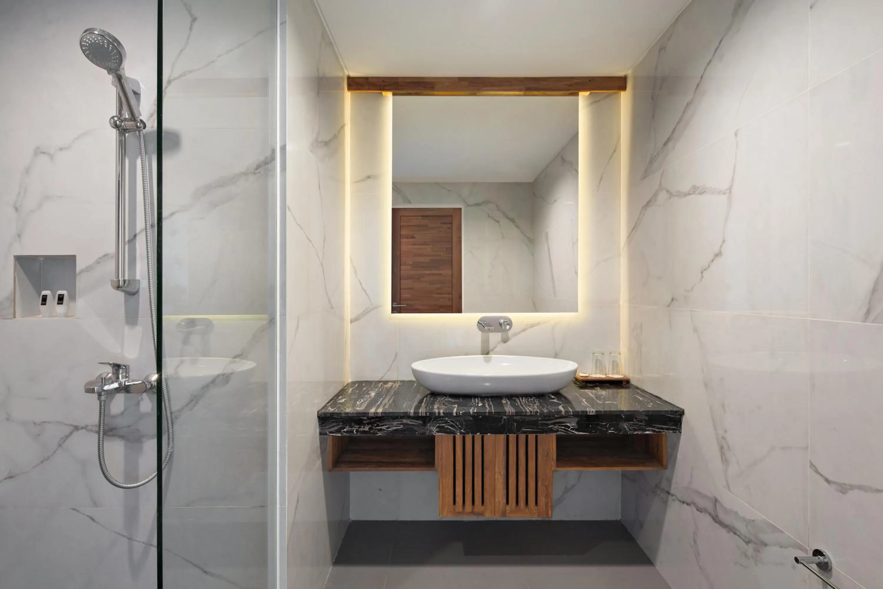 Bathroom in Pollos Hotel & Gallery