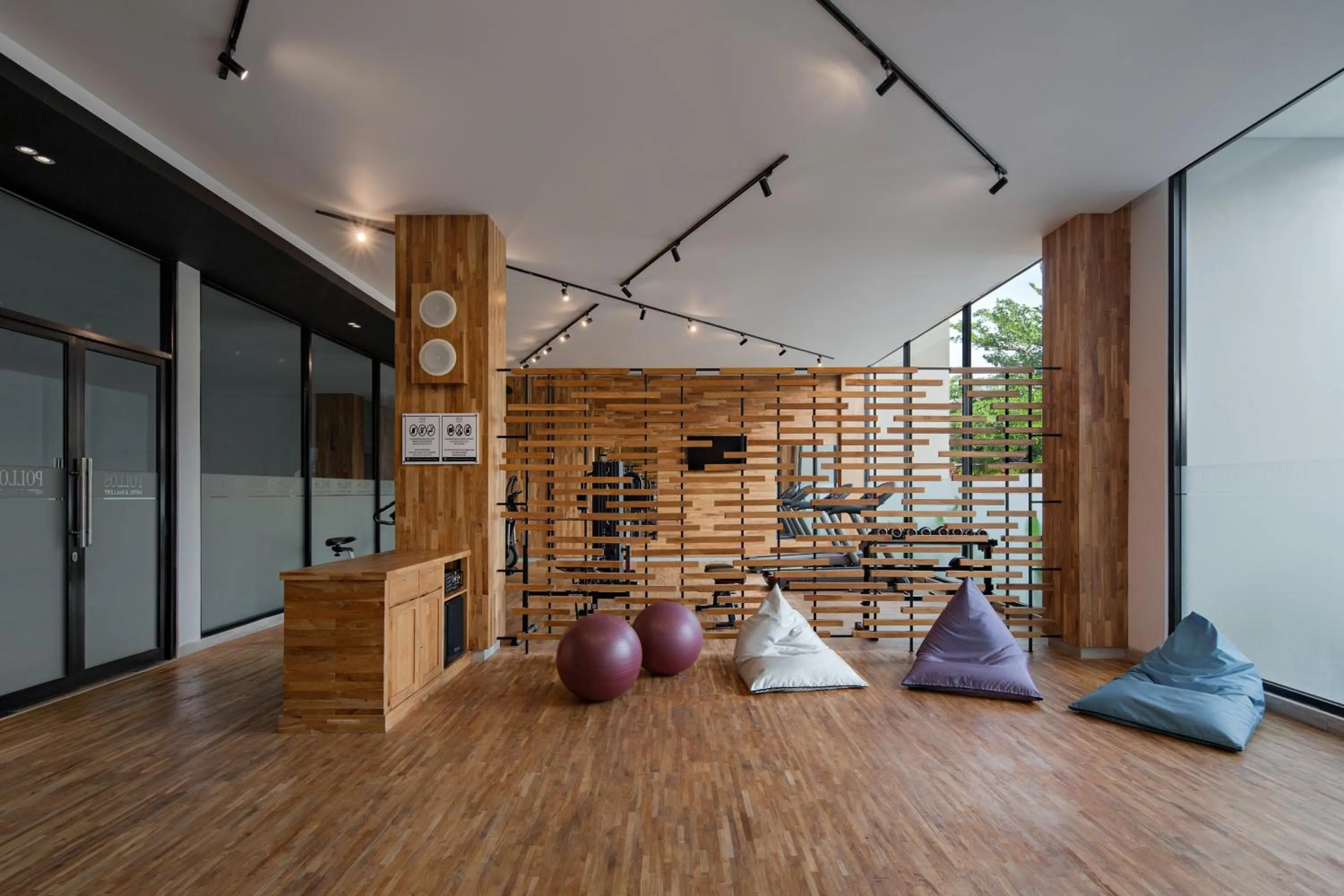 Property building in Pollos Hotel & Gallery