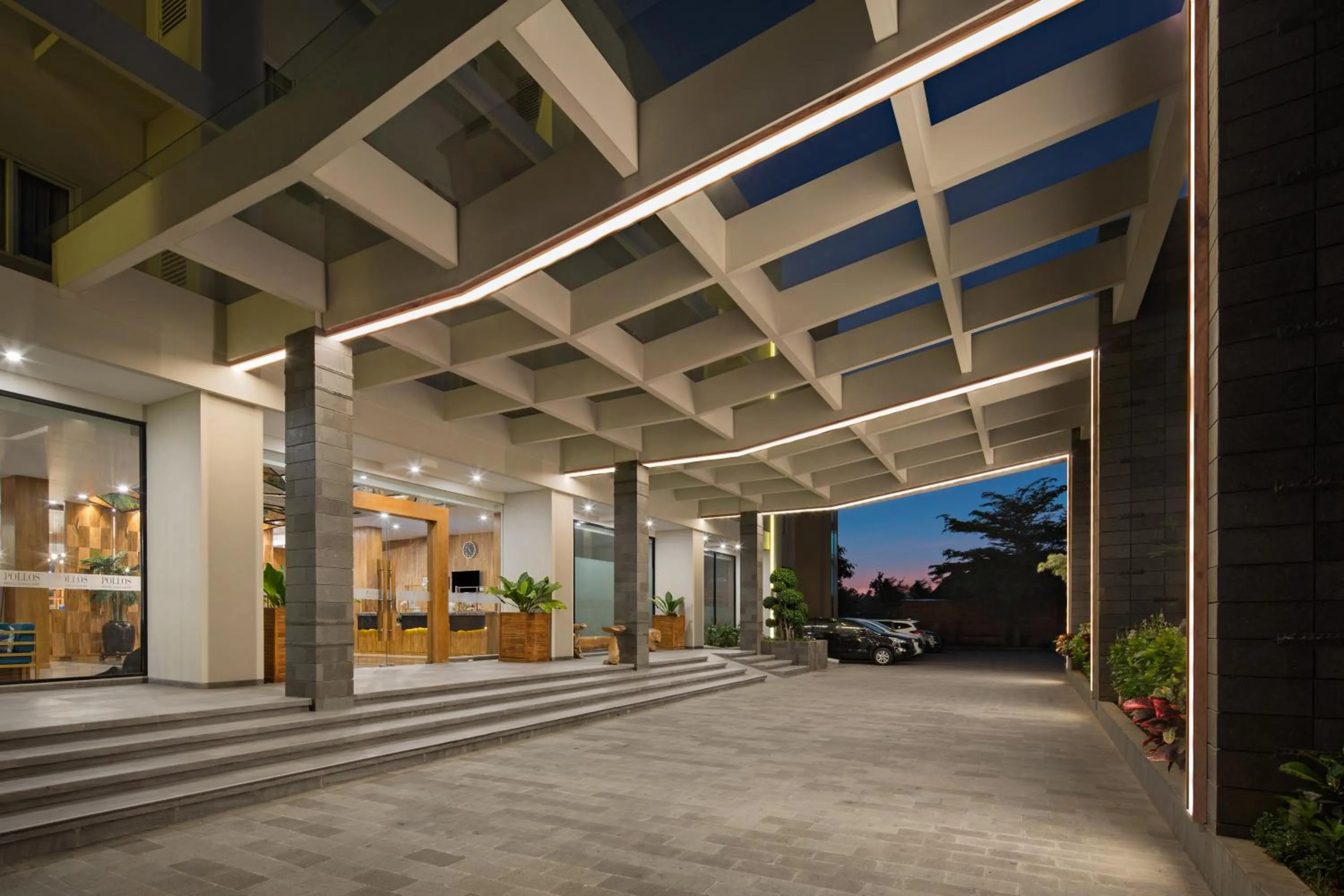 Facade/entrance in Pollos Hotel & Gallery