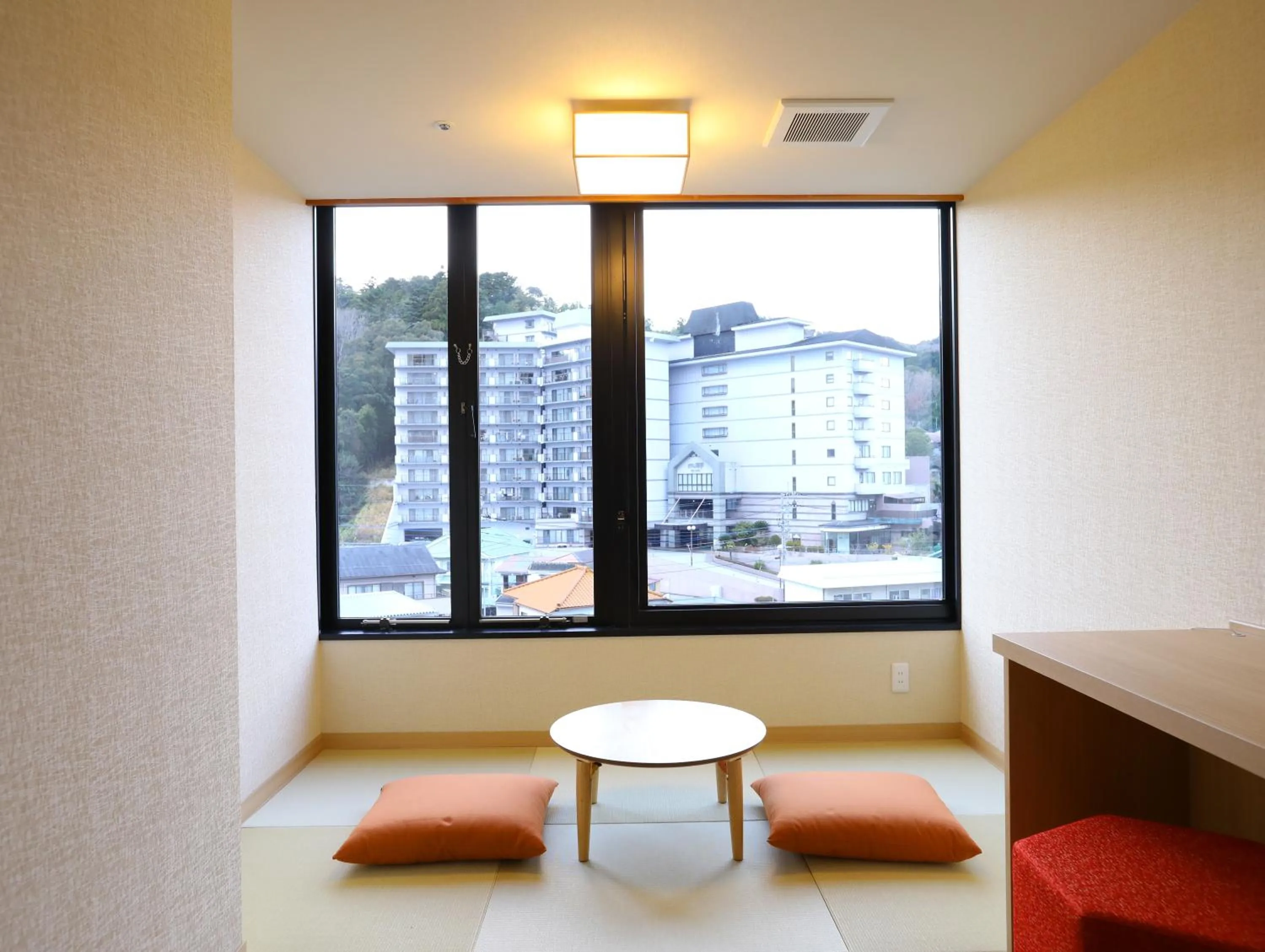 Photo of the whole room in Shuzenji Onsen Katsuragawa