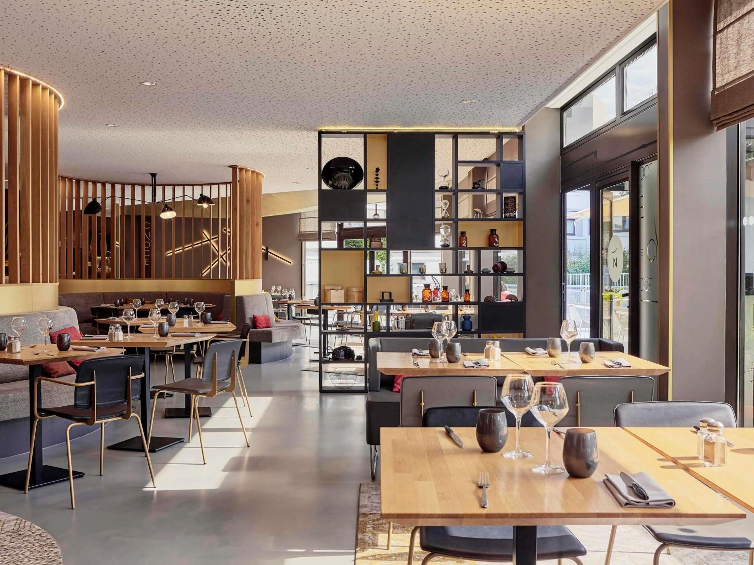 Restaurant/places to eat in Novotel Marne La Vallée Collégien