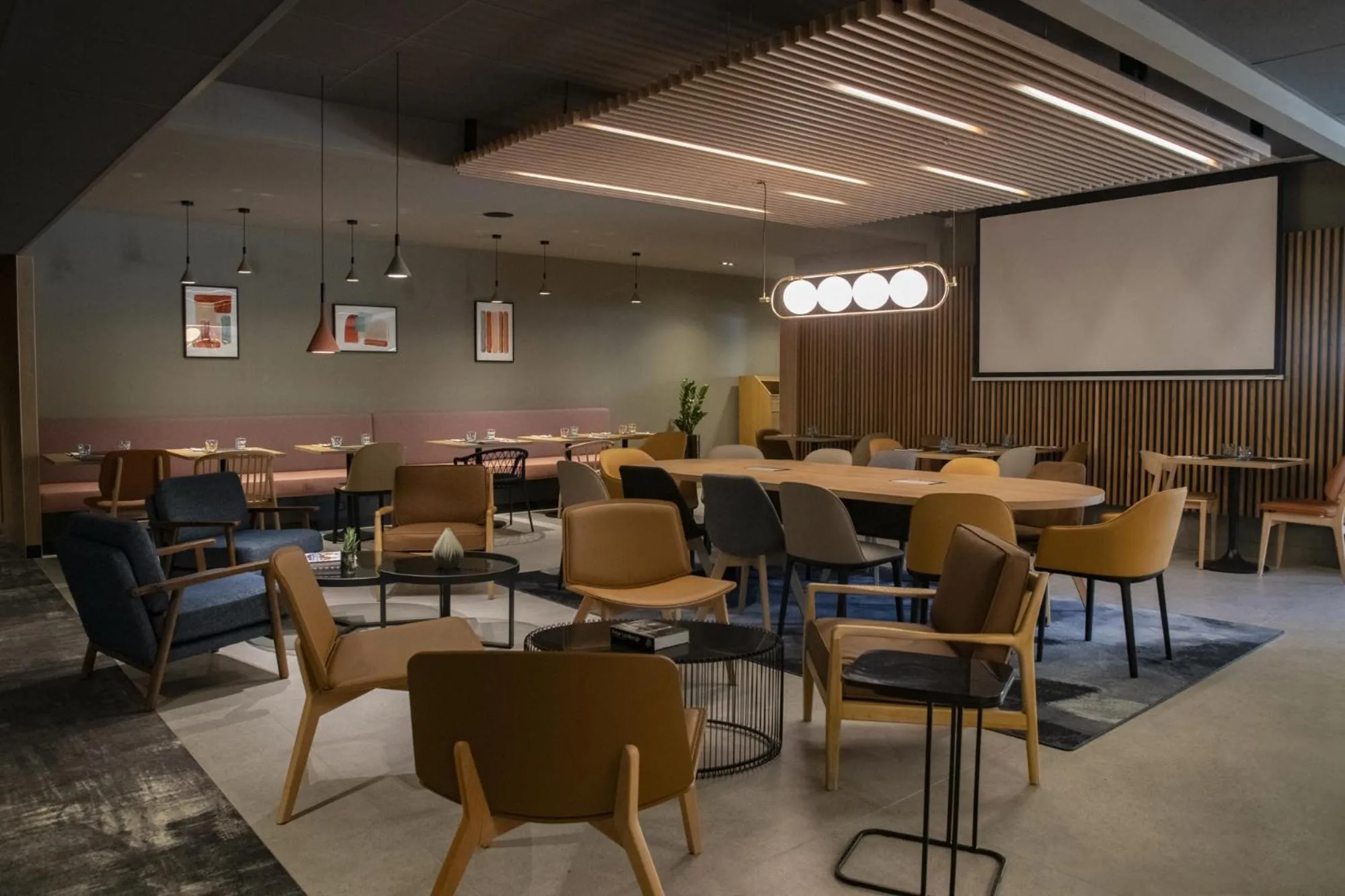 Restaurant/places to eat in Novotel Antibes Sophia Antipolis