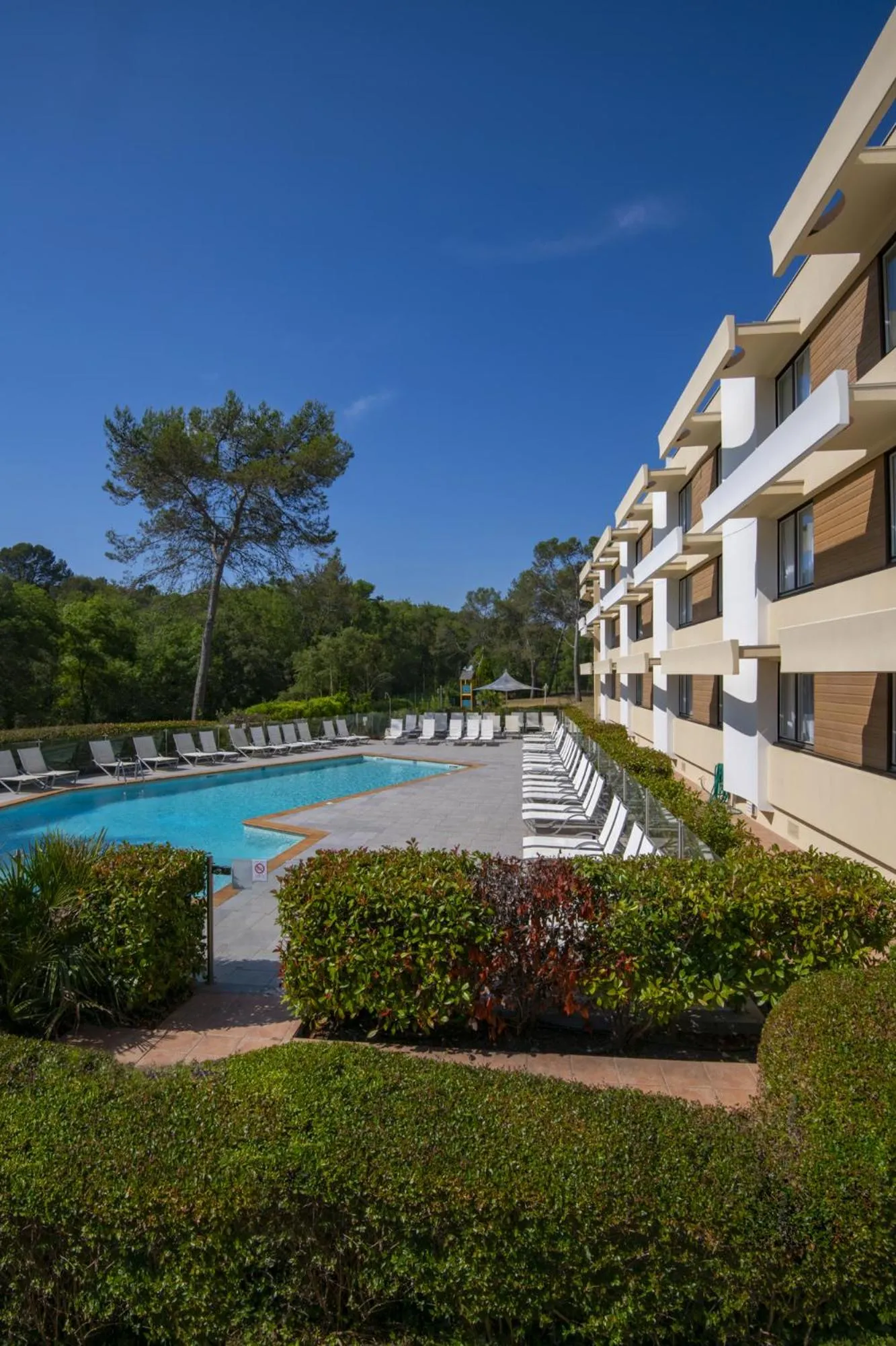 Swimming pool in Novotel Antibes Sophia Antipolis