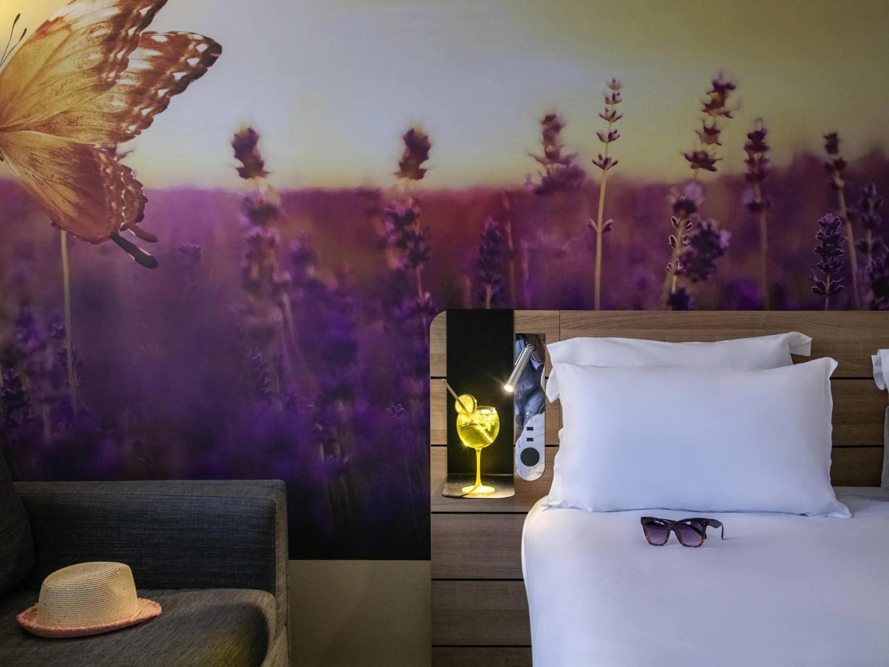 Bedroom, Bed in Novotel Antibes Sophia Antipolis