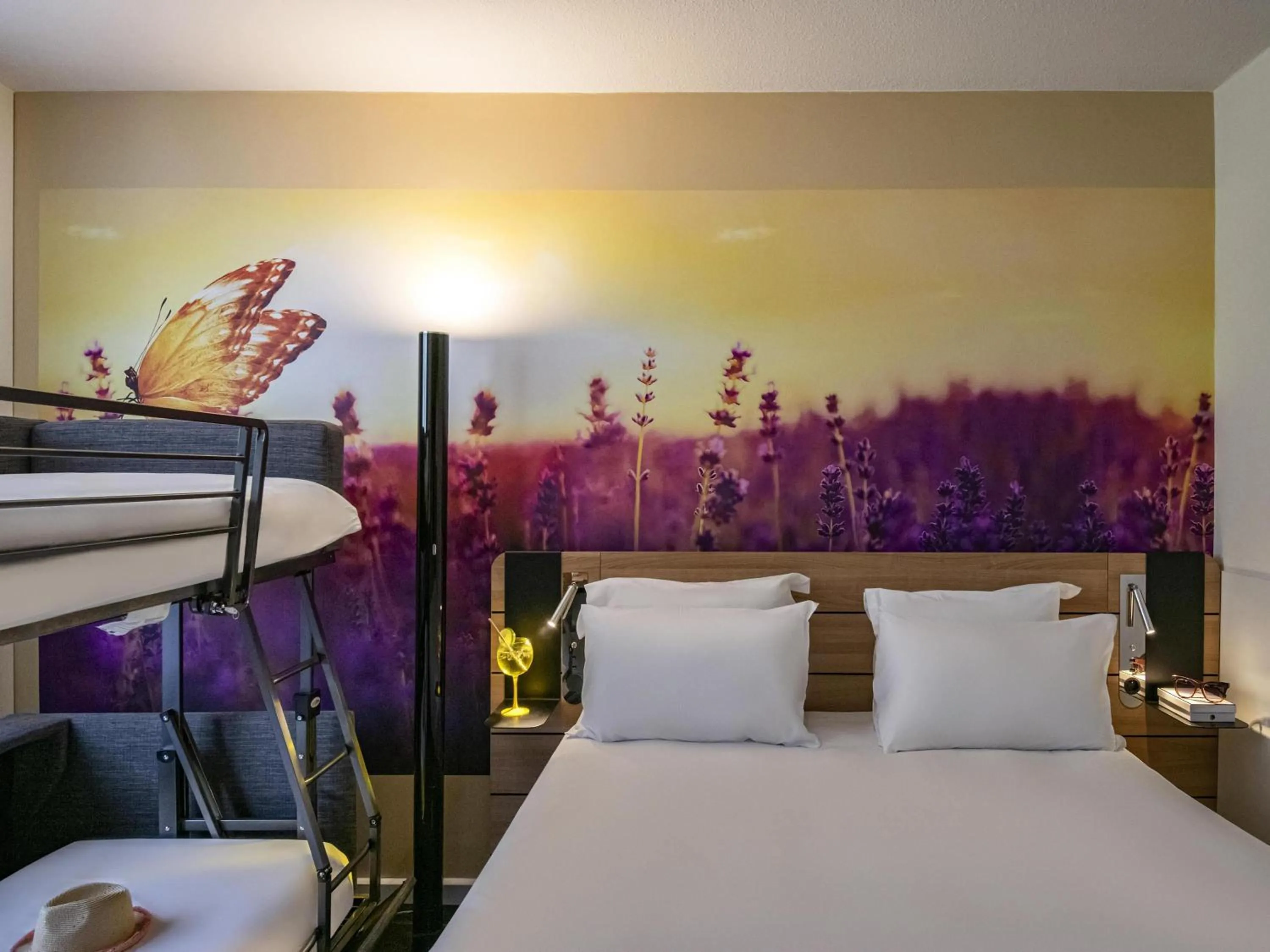 Bedroom, Bed in Novotel Antibes Sophia Antipolis