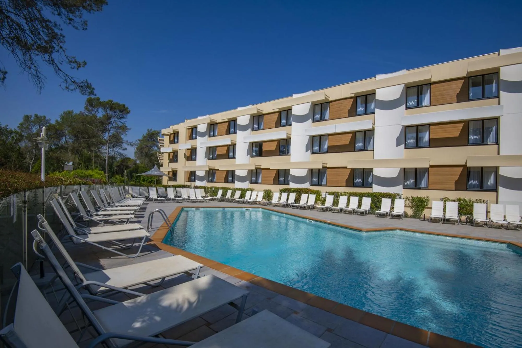 Swimming pool in Novotel Antibes Sophia Antipolis