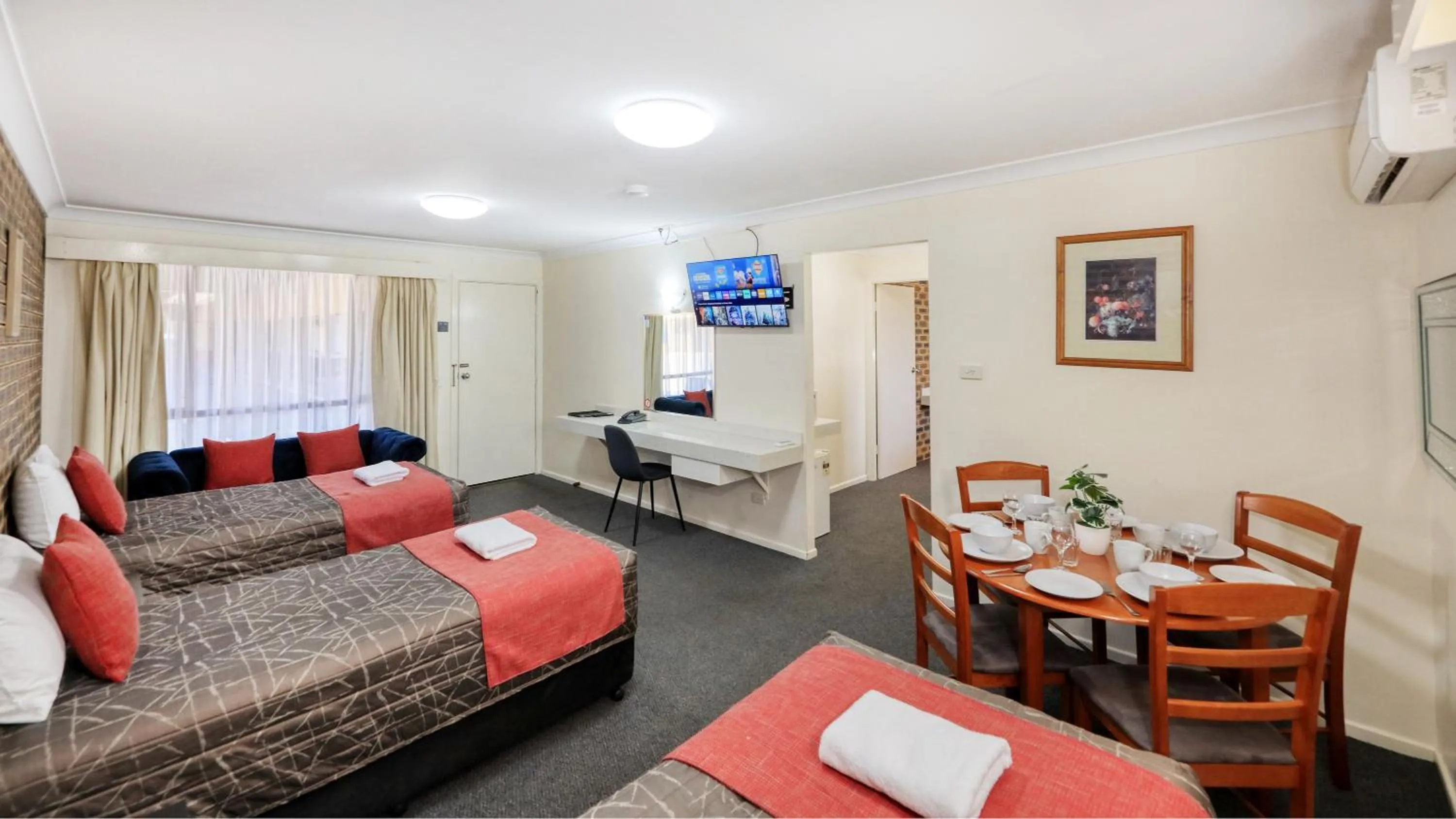 Bed in Top of the Town Motel