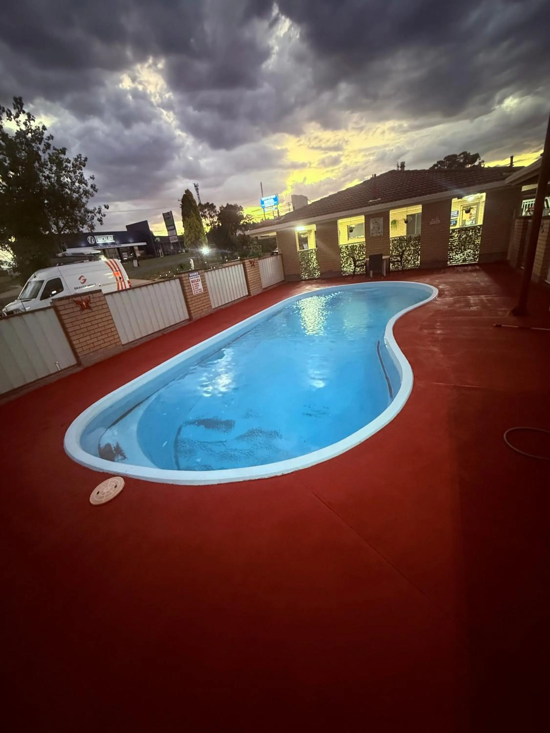 Top of the Town Motel