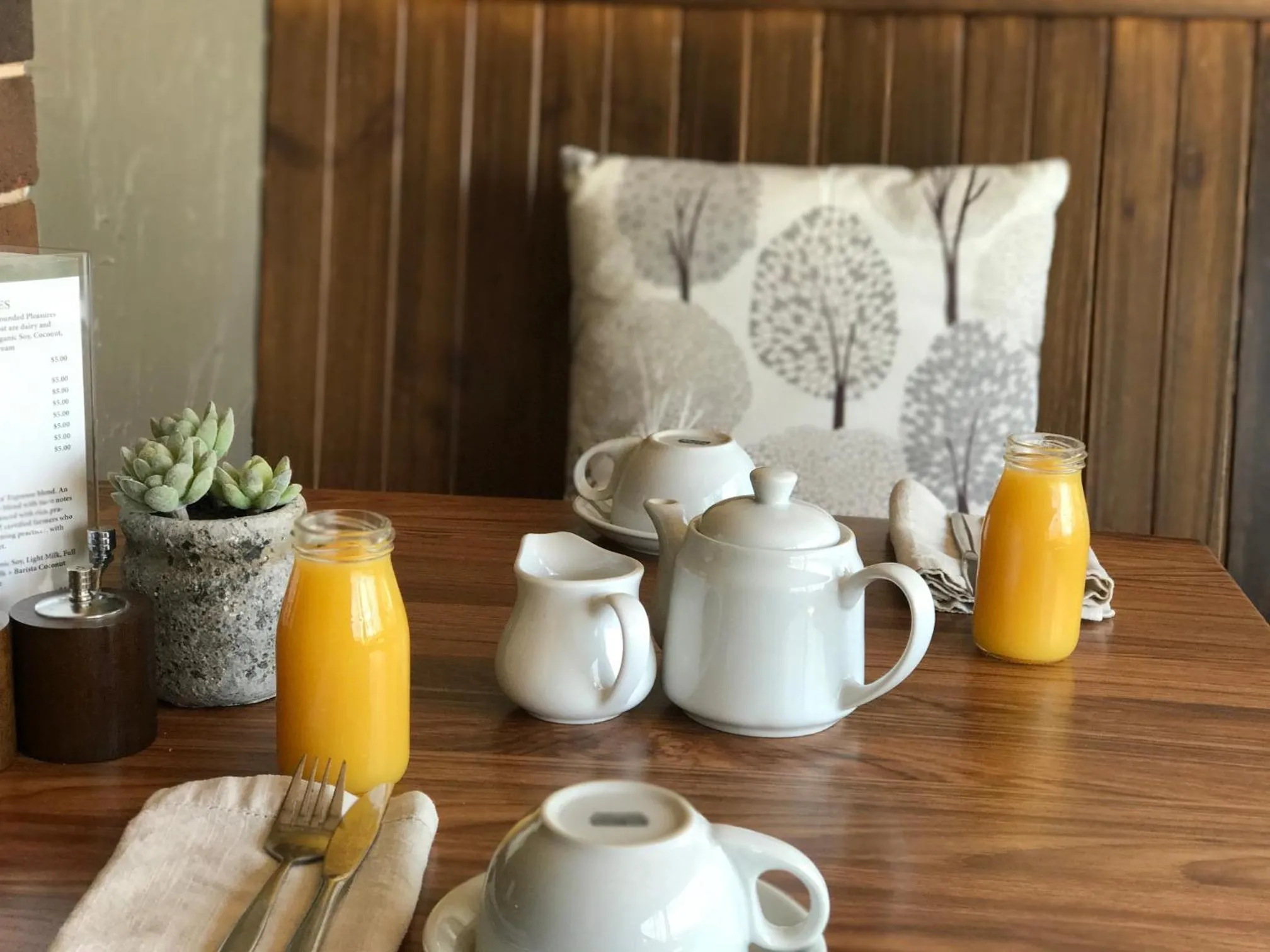 Dining area in Jindy Inn