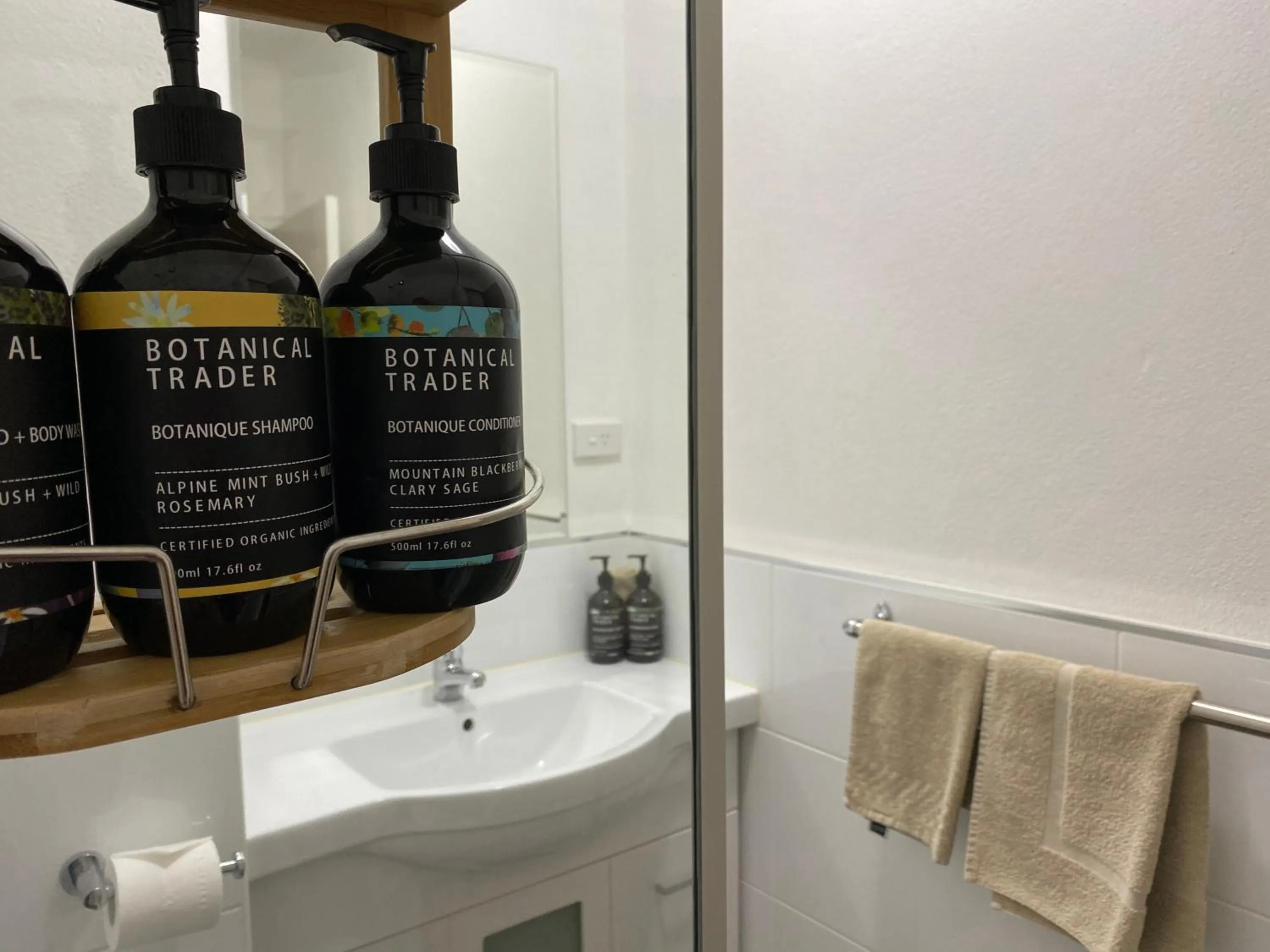 Bathroom in Jindy Inn