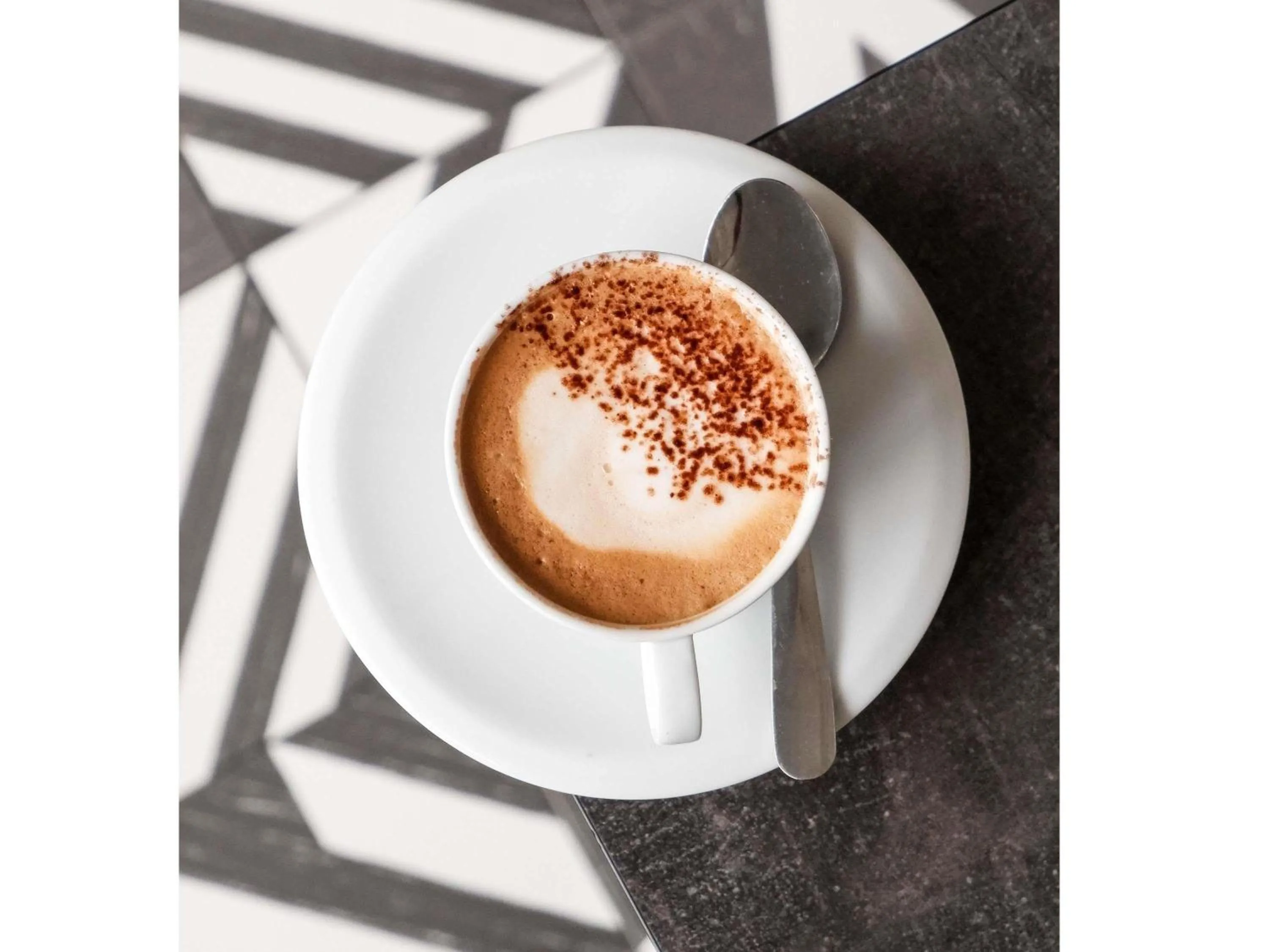 Lounge or bar in Novotel Narbonne Sud A9/A61