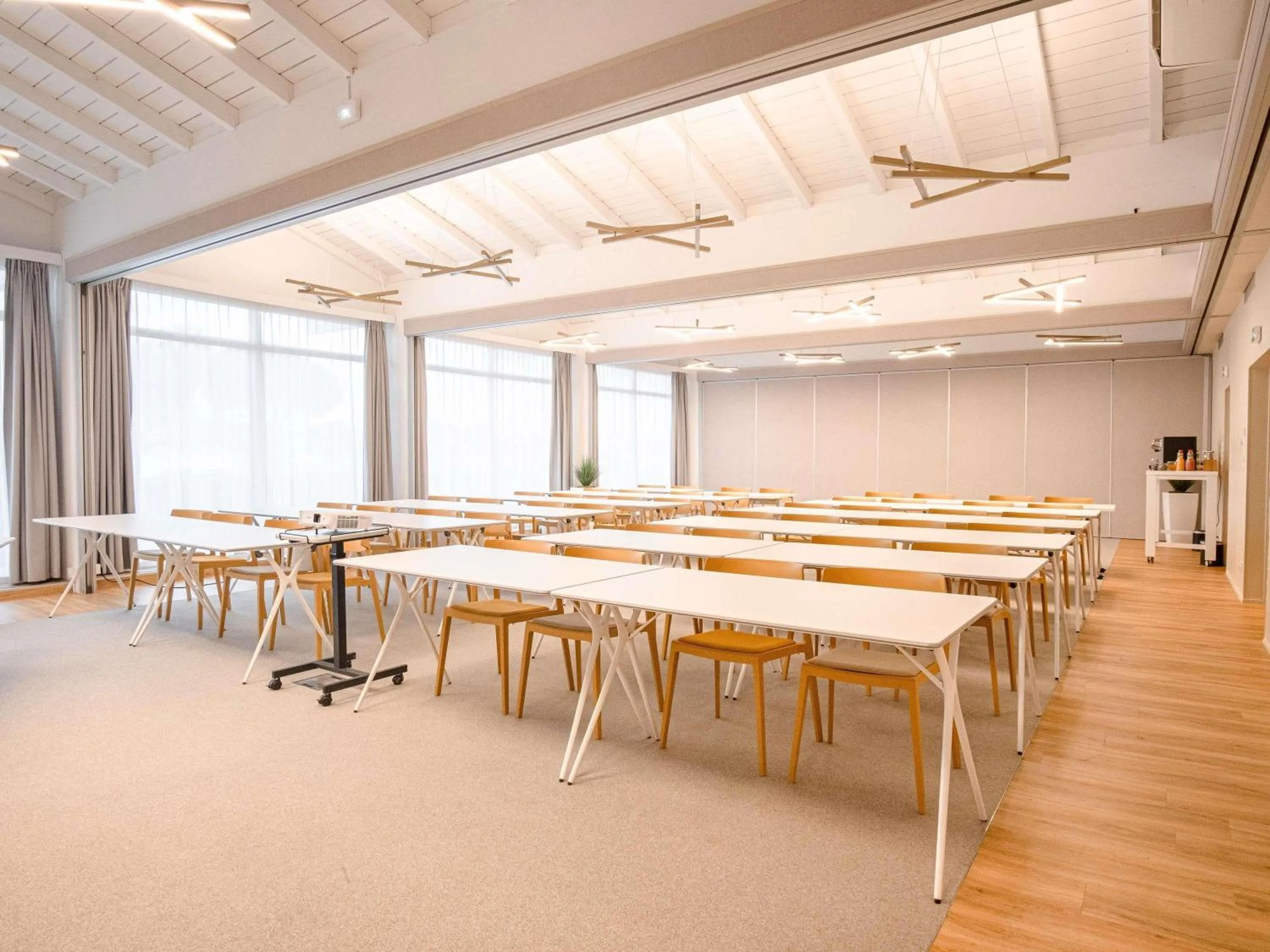 Meeting/conference room in Novotel Narbonne Sud A9/A61